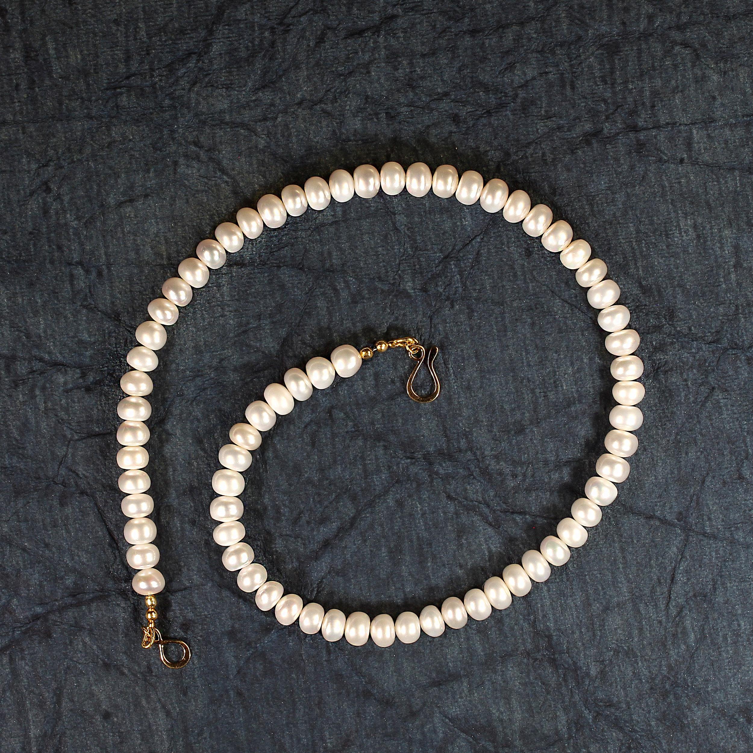 AJD Collana di perle a bottone bianche da 17 pollici  Regalo perfetto In condizioni Nuovo in vendita a Raleigh, NC