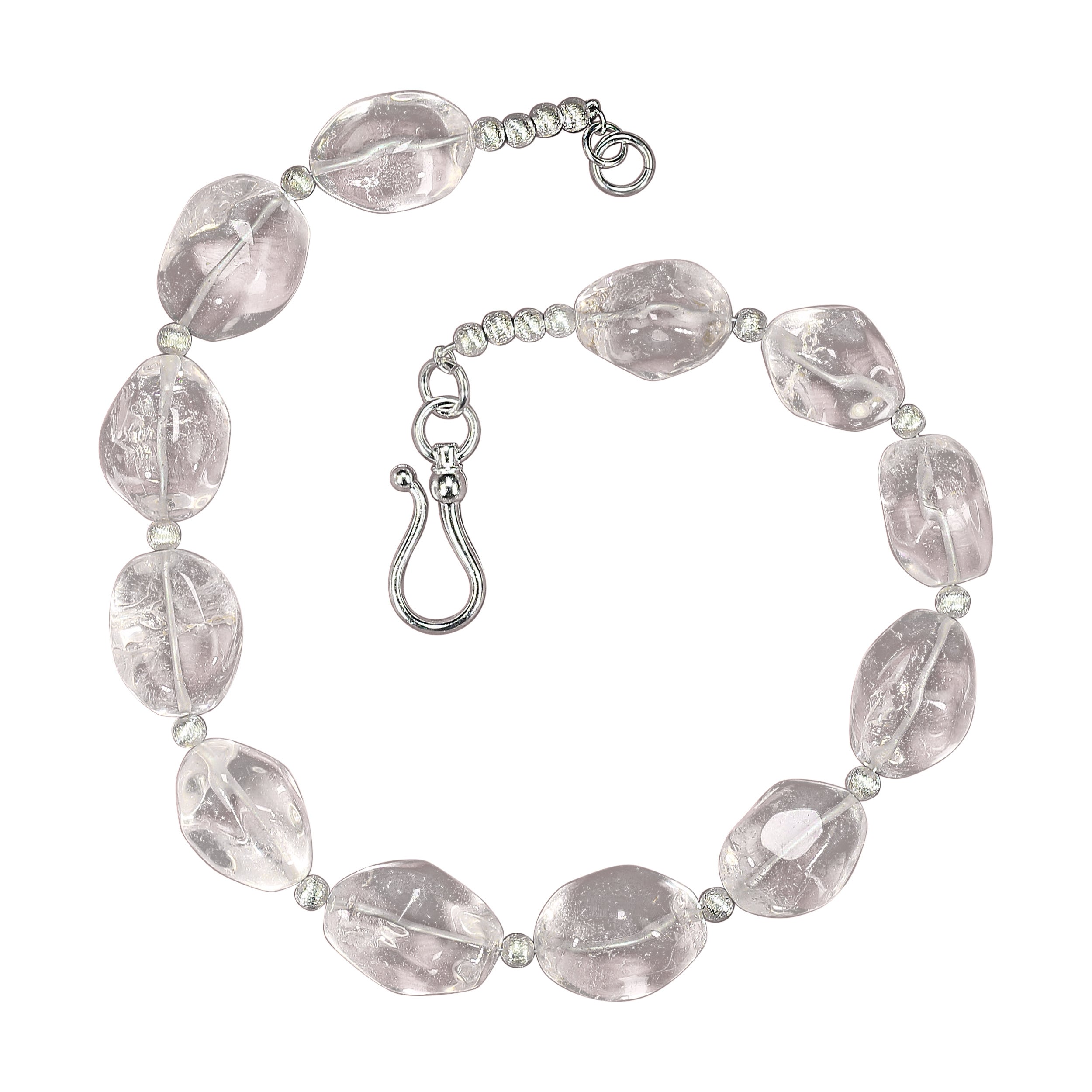 AJD Collana di pepite di quarzo chiaro da 18 pollici con accenti argentati