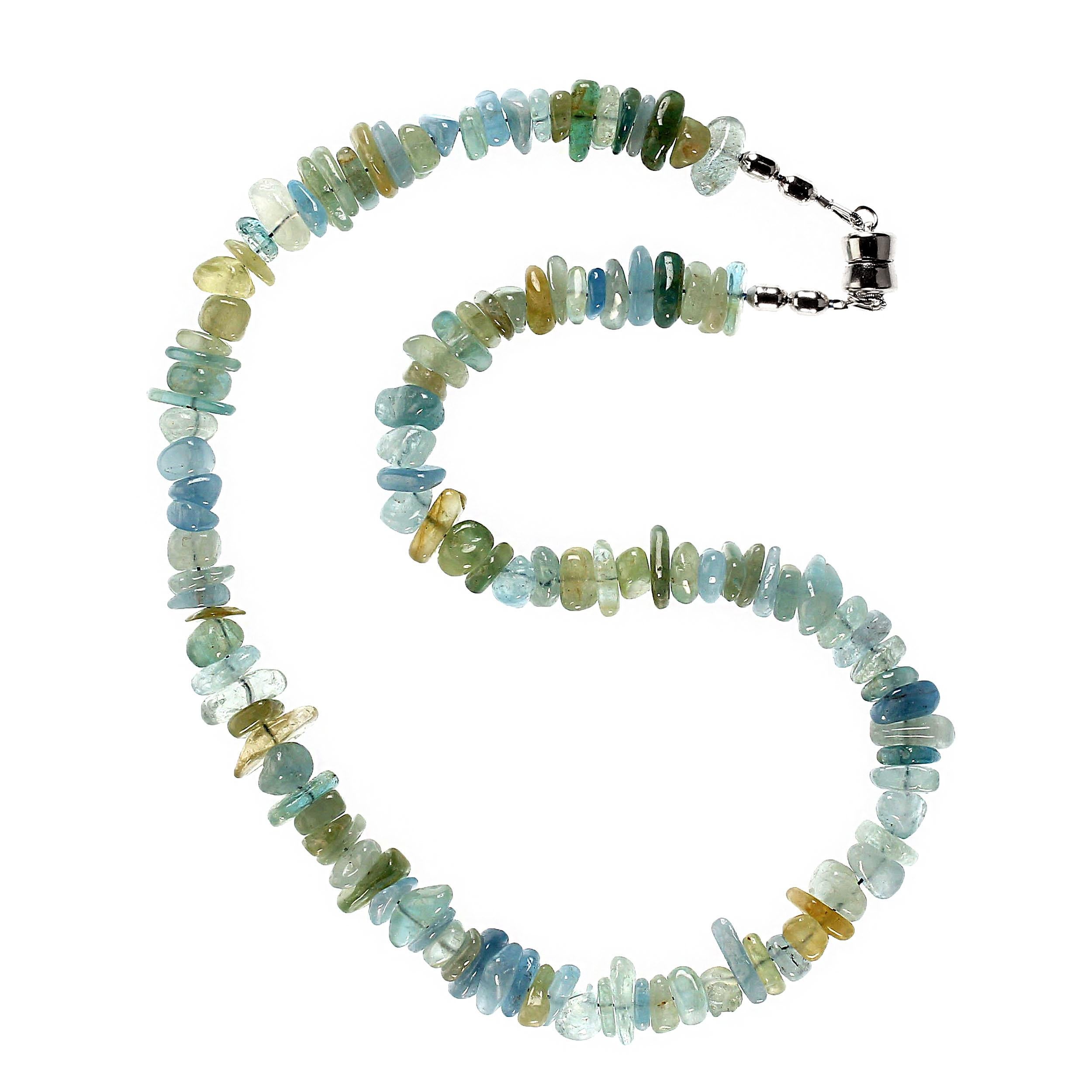 AJD 18 Inch Highly Polished Blue/Green Aquamarine Chip Necklace March Birthstone In New Condition For Sale In Raleigh, NC