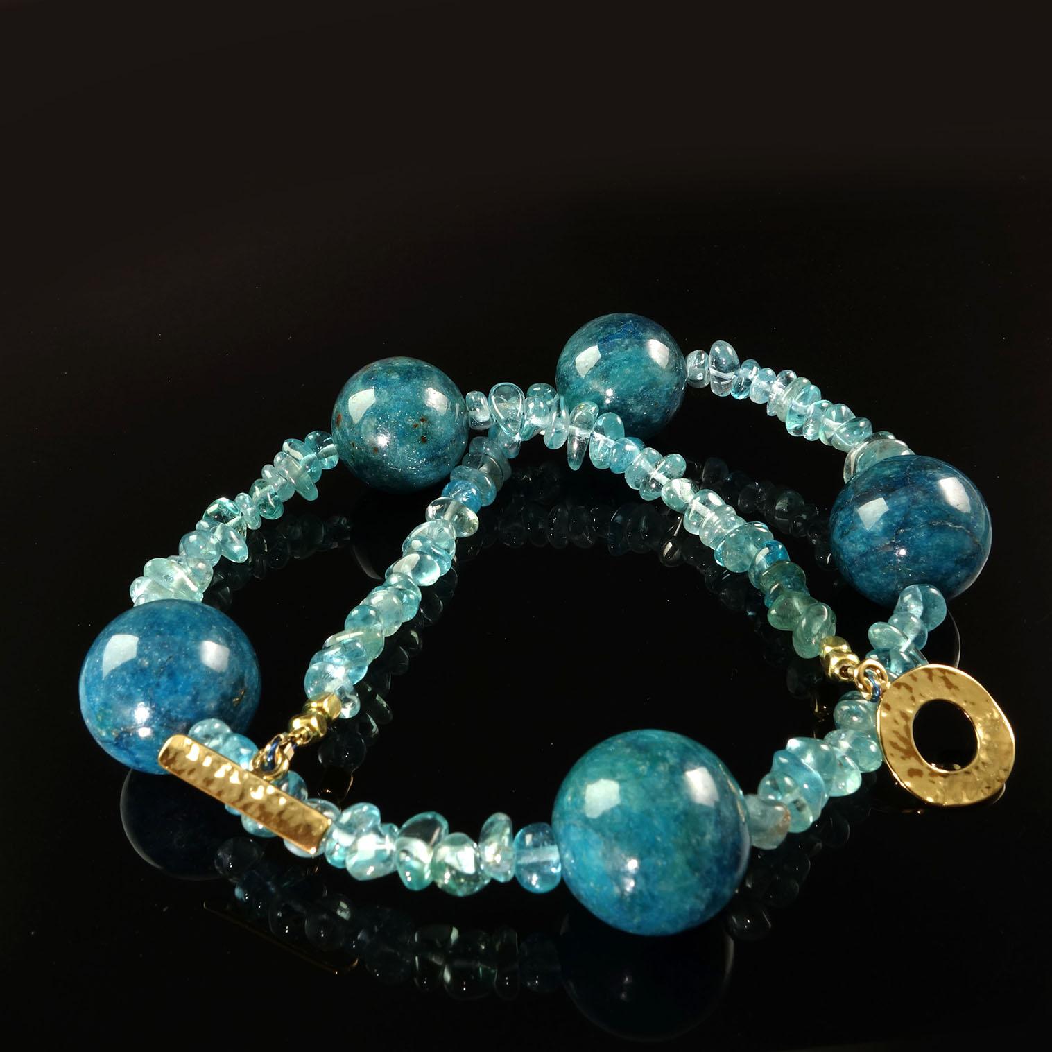 Artisan AJD 18 Inch Large Teal Color Apatite Spheres Mixed with Tumbled Apatite Necklace For Sale