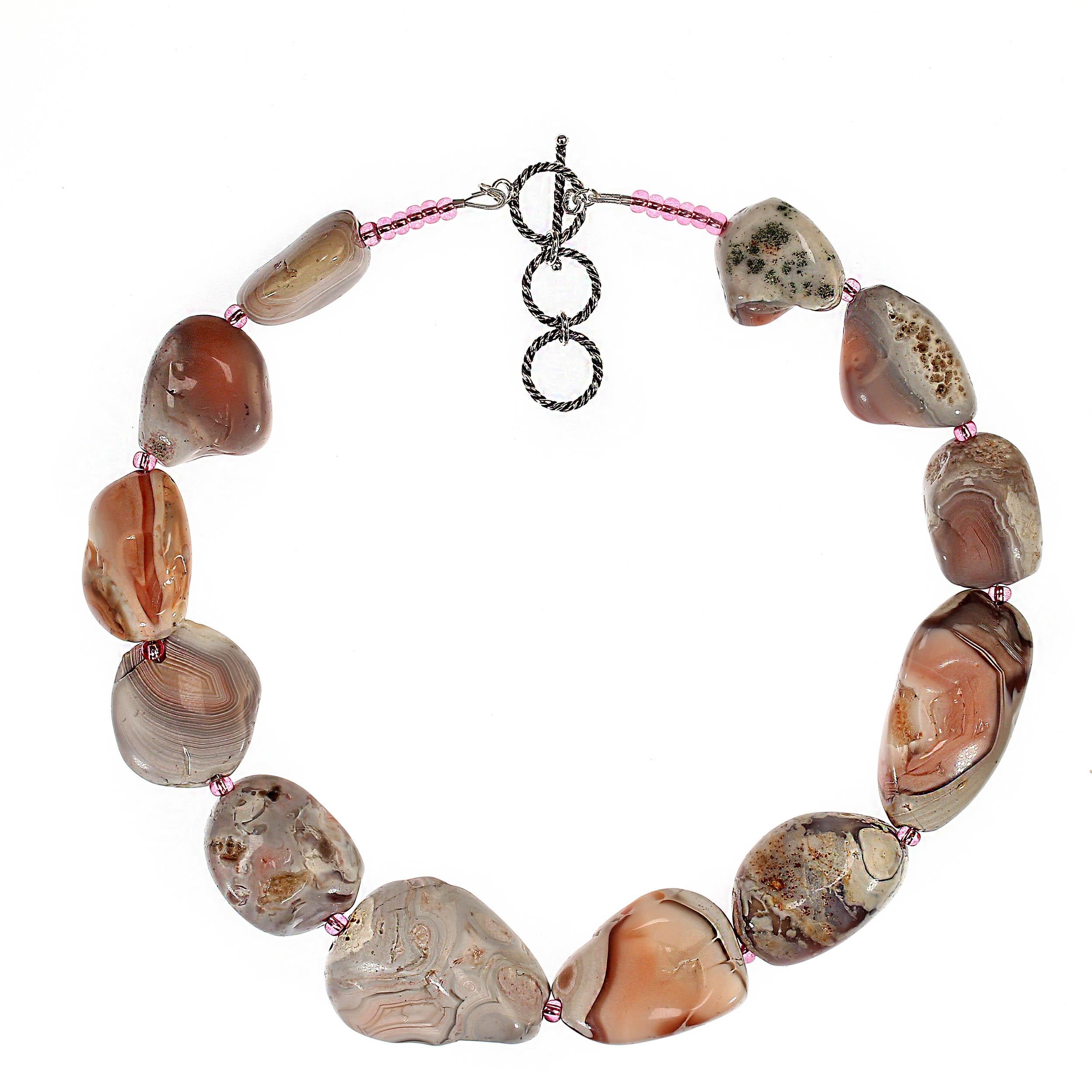 AJD 18 Inch Pink Botswana Agate Nugget Necklace In New Condition For Sale In Raleigh, NC
