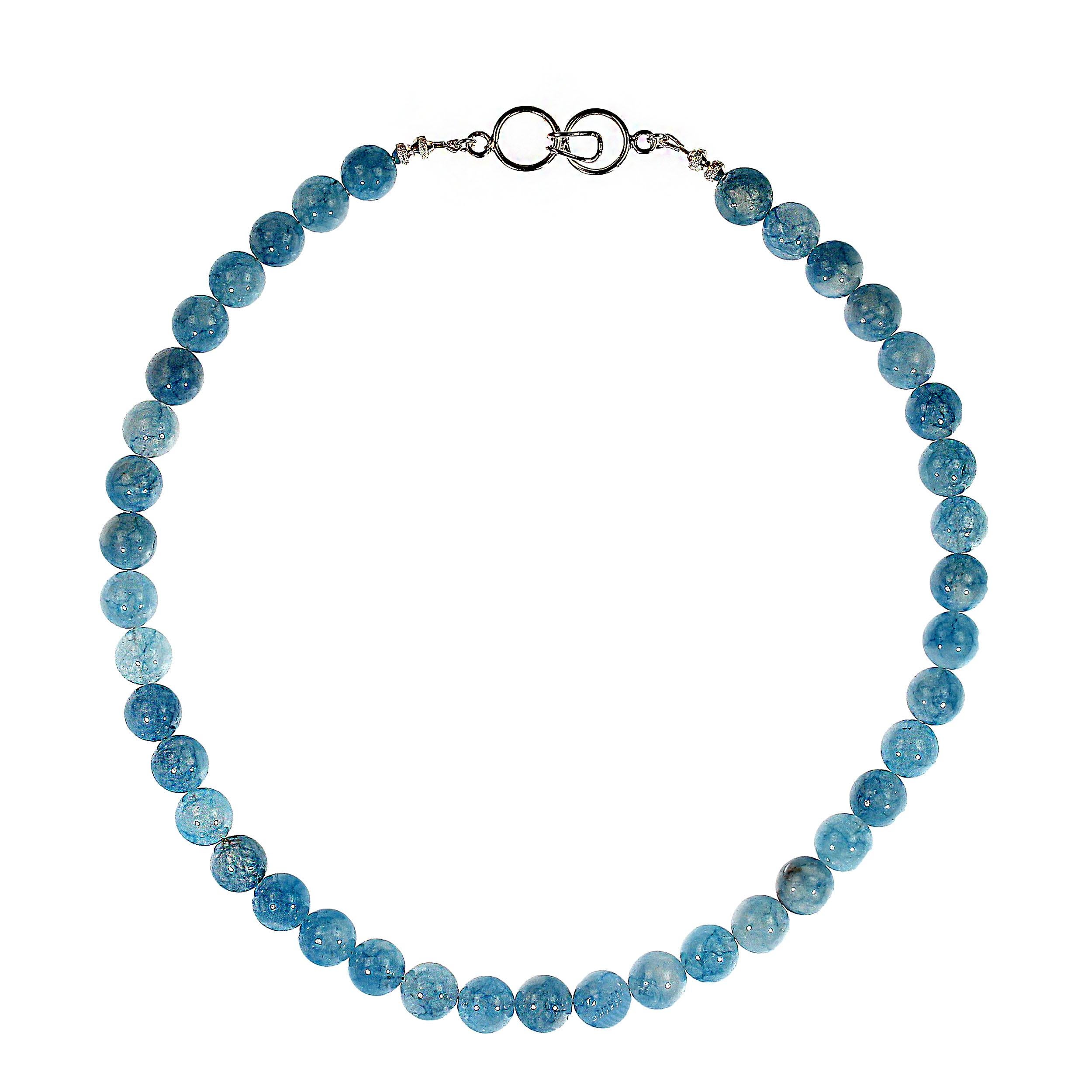 Perlina AJD Collana da 18 pollici di acquamarina blu traslucida altamente lucidata in vendita