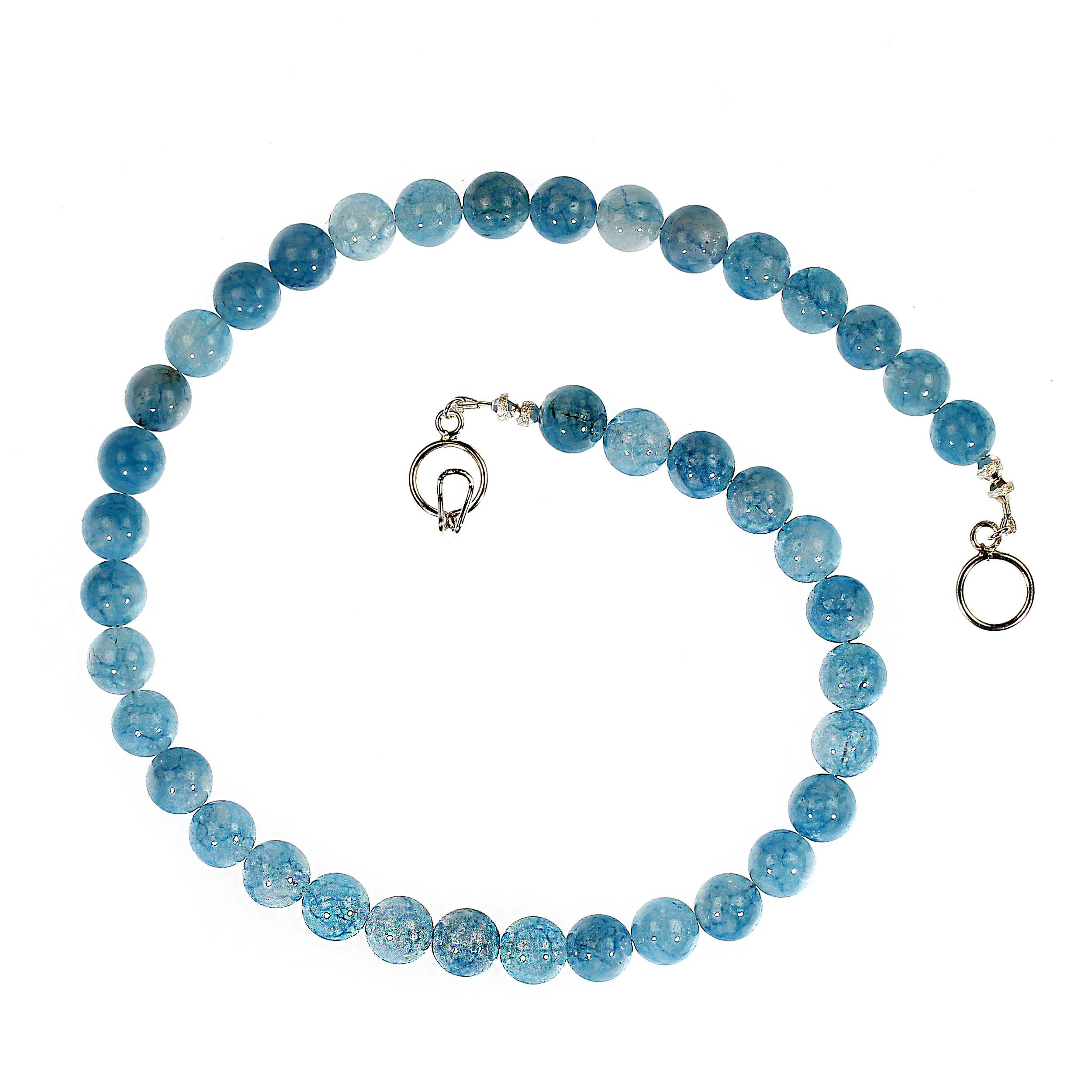 AJD Collana da 18 pollici di acquamarina blu traslucida altamente lucidata In condizioni Nuovo in vendita a Raleigh, NC