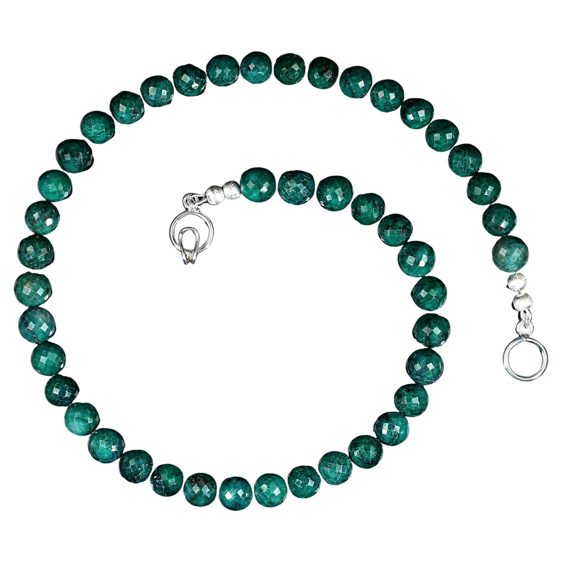 AJD 19 Inch Faceted Emerald Matrix Necklace May Birthstone in vendita