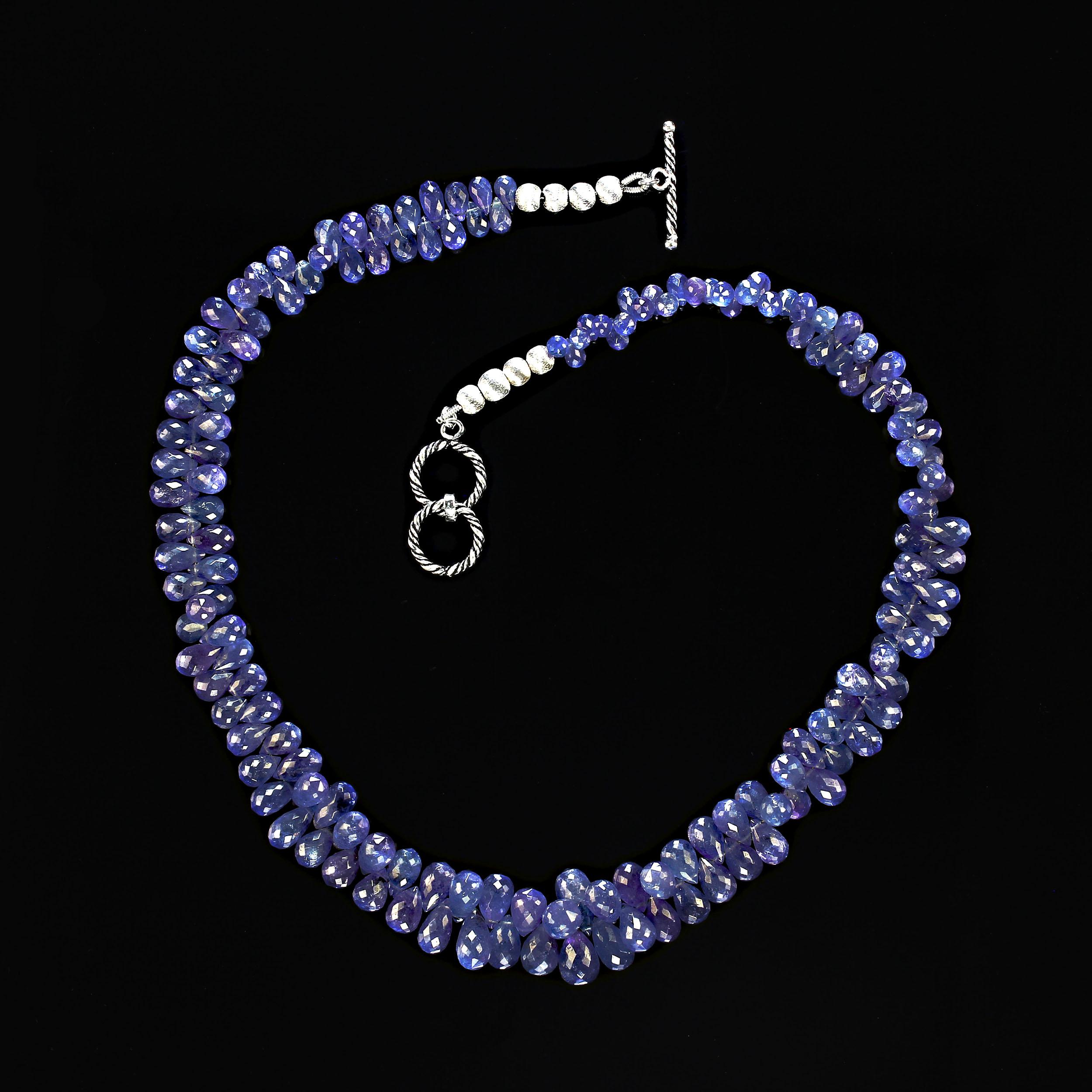 Abgestufte Tansanit-Halskette, AJD 19 Zoll, durchscheinende blau-lila Briolettes, Tansanit (Kunsthandwerker*in) im Angebot