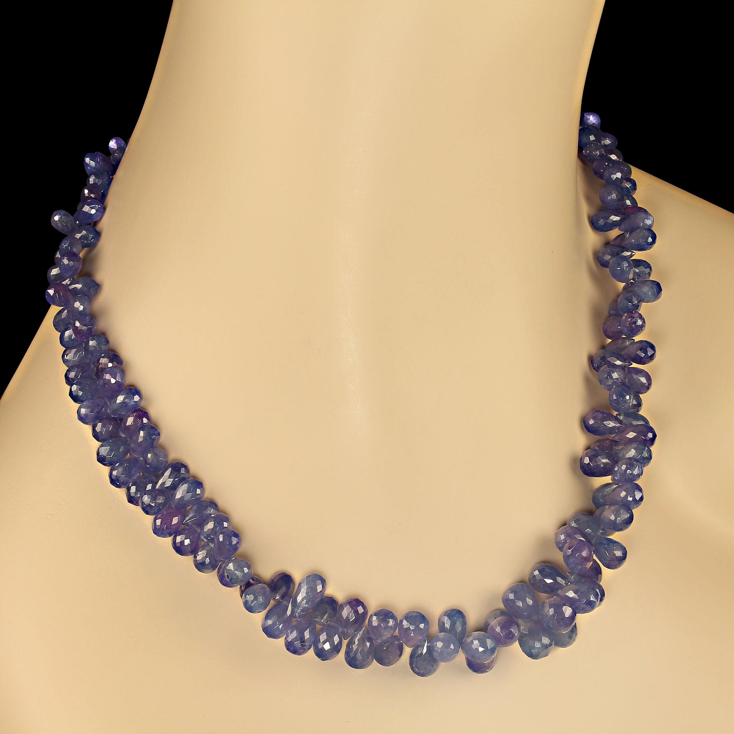 Abgestufte Tansanit-Halskette, AJD 19 Zoll, durchscheinende blau-lila Briolettes, Tansanit im Zustand „Neu“ im Angebot in Raleigh, NC