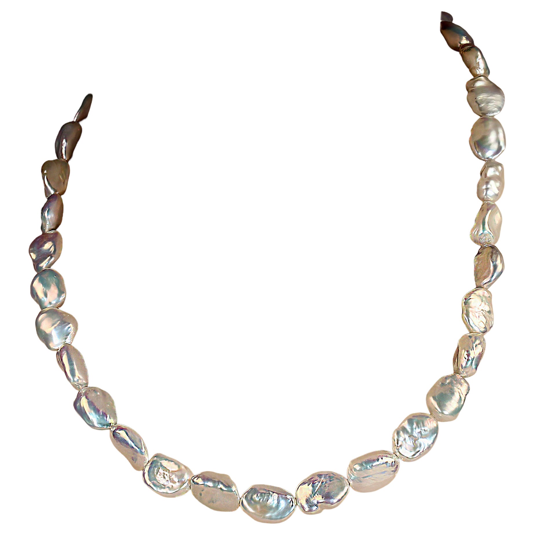 AJD 19 Inch Iridescent White Chinese Freshwater Pearl Necklace en venta