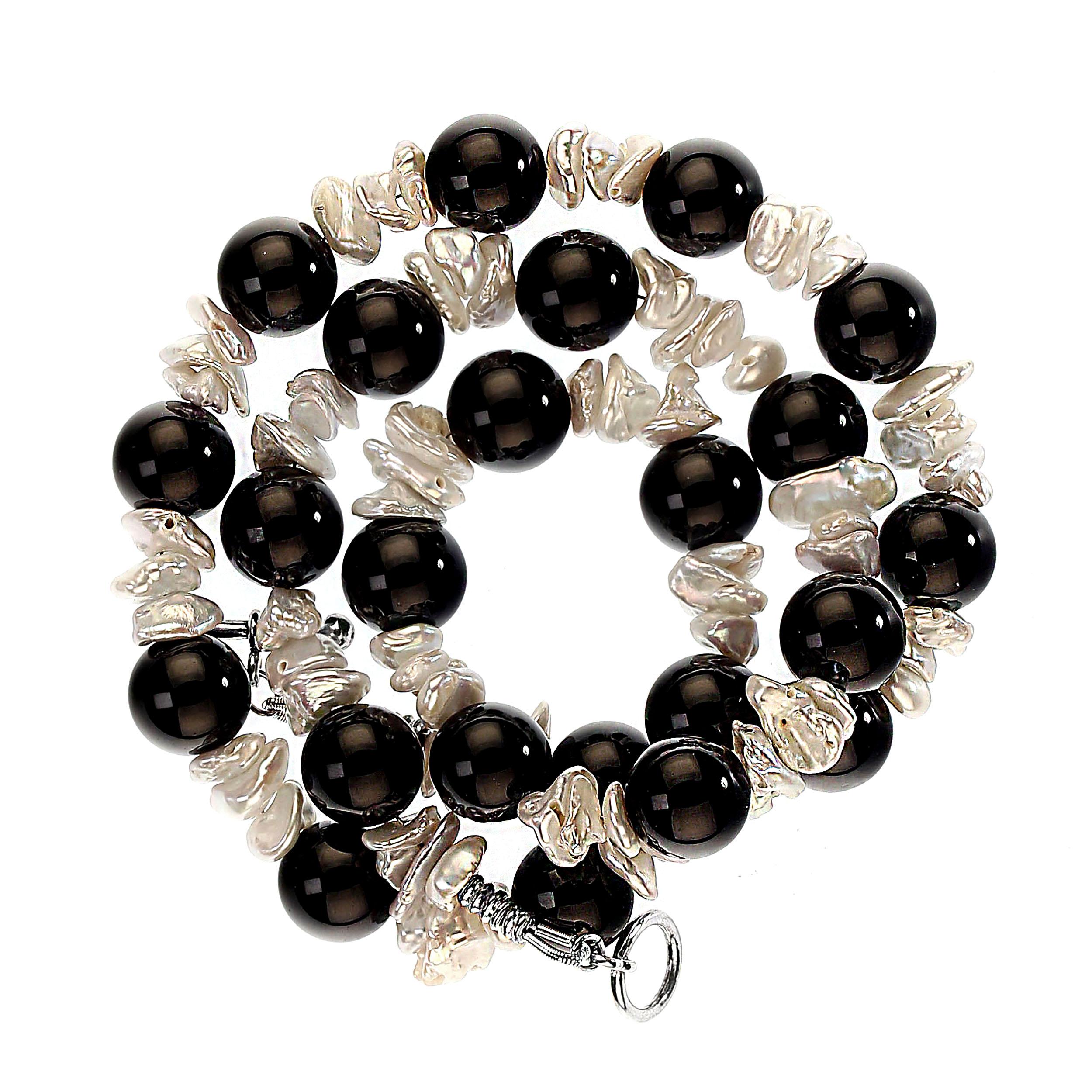 AJD 20 Inch Gray Iridescent Biwa Pearl and Black Onyx necklace Great Gift! For Sale 3