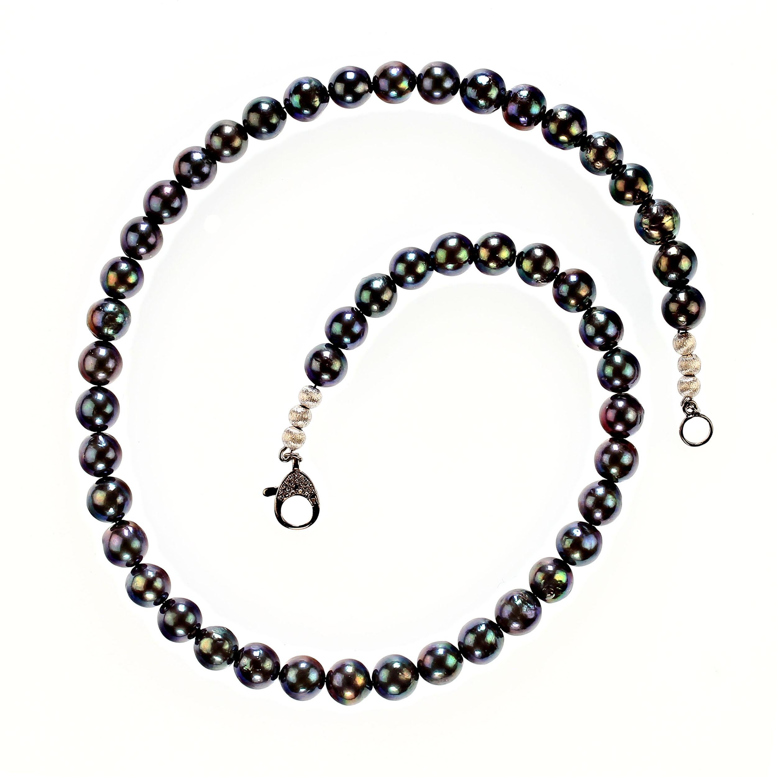 AJD 21 Inch Iridescent Deep Blue/Green 10MM Pearl necklace Great Gift ! en vente 1