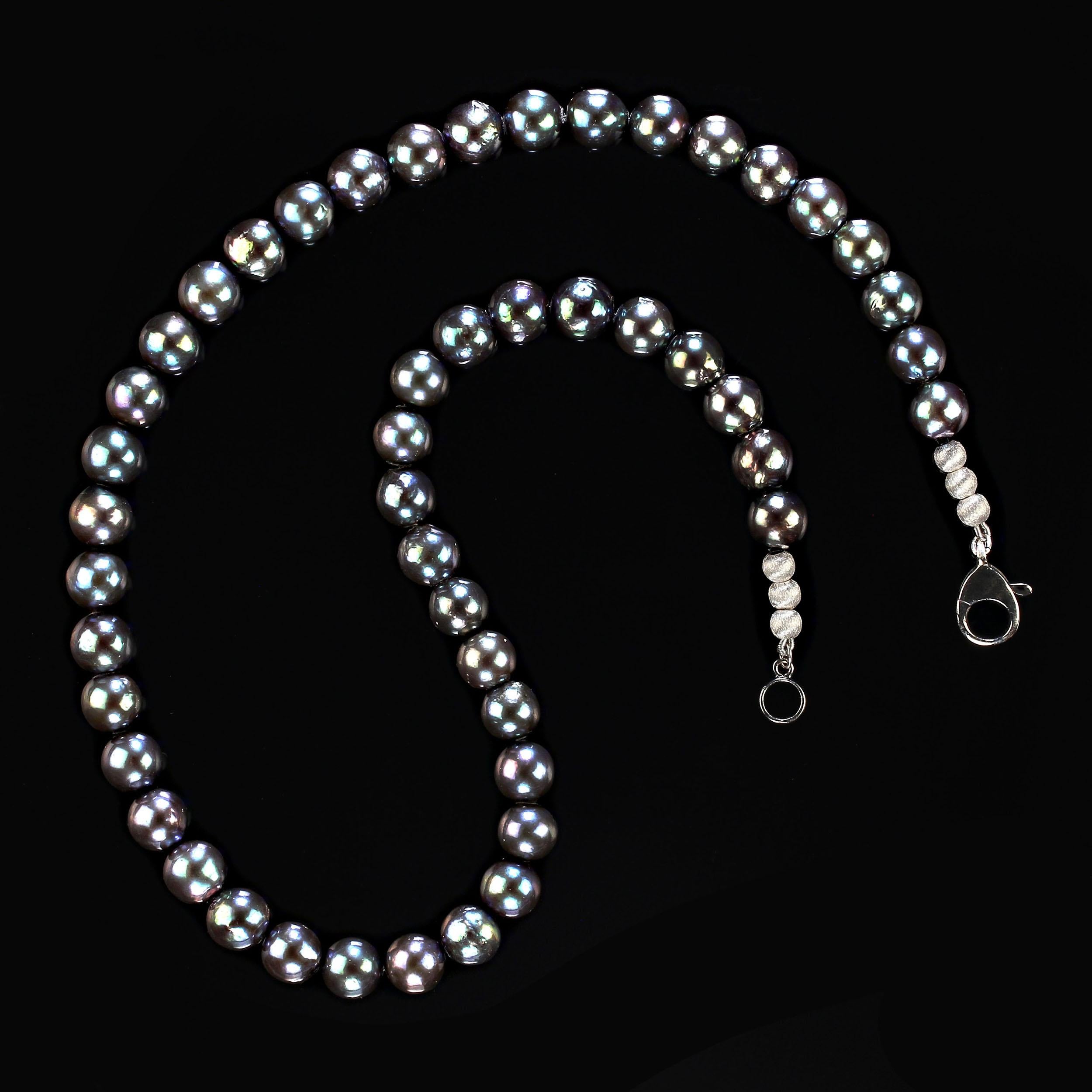 AJD 21 Zoll schillernde tiefblaue/grüne 10MM Perlenkette Great Gift! für Damen oder Herren im Angebot