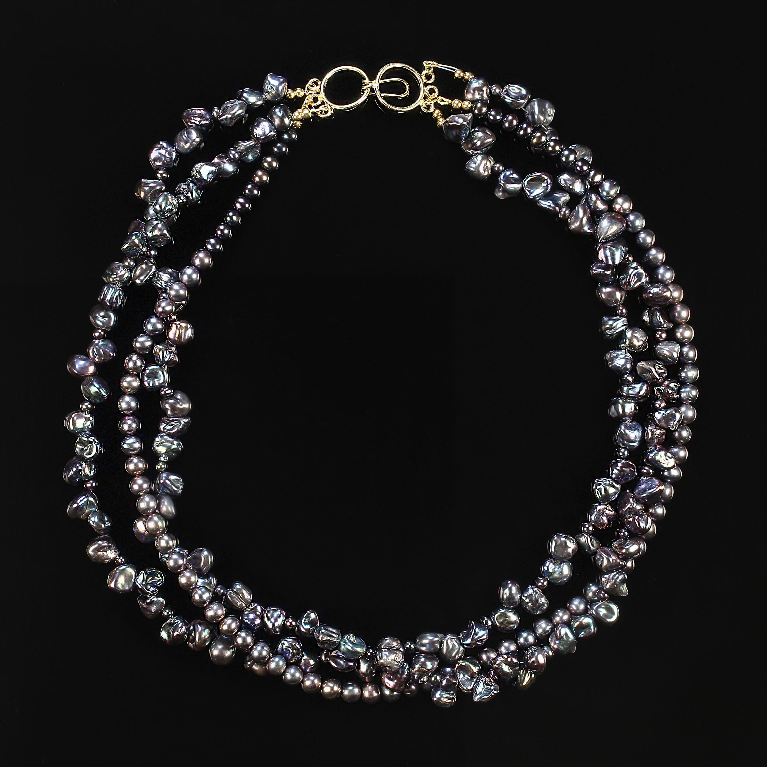 Perle AJD Collier de perles de paon iridescentes à trois rangs de 21 pouces en vente