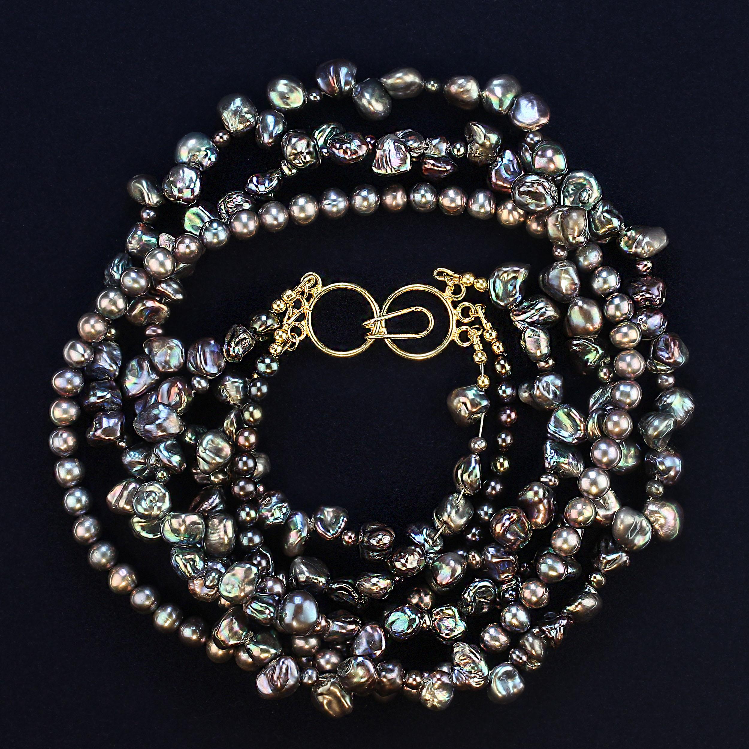 AJD Collier de perles de paon iridescentes à trois rangs de 21 pouces Neuf - En vente à Raleigh, NC