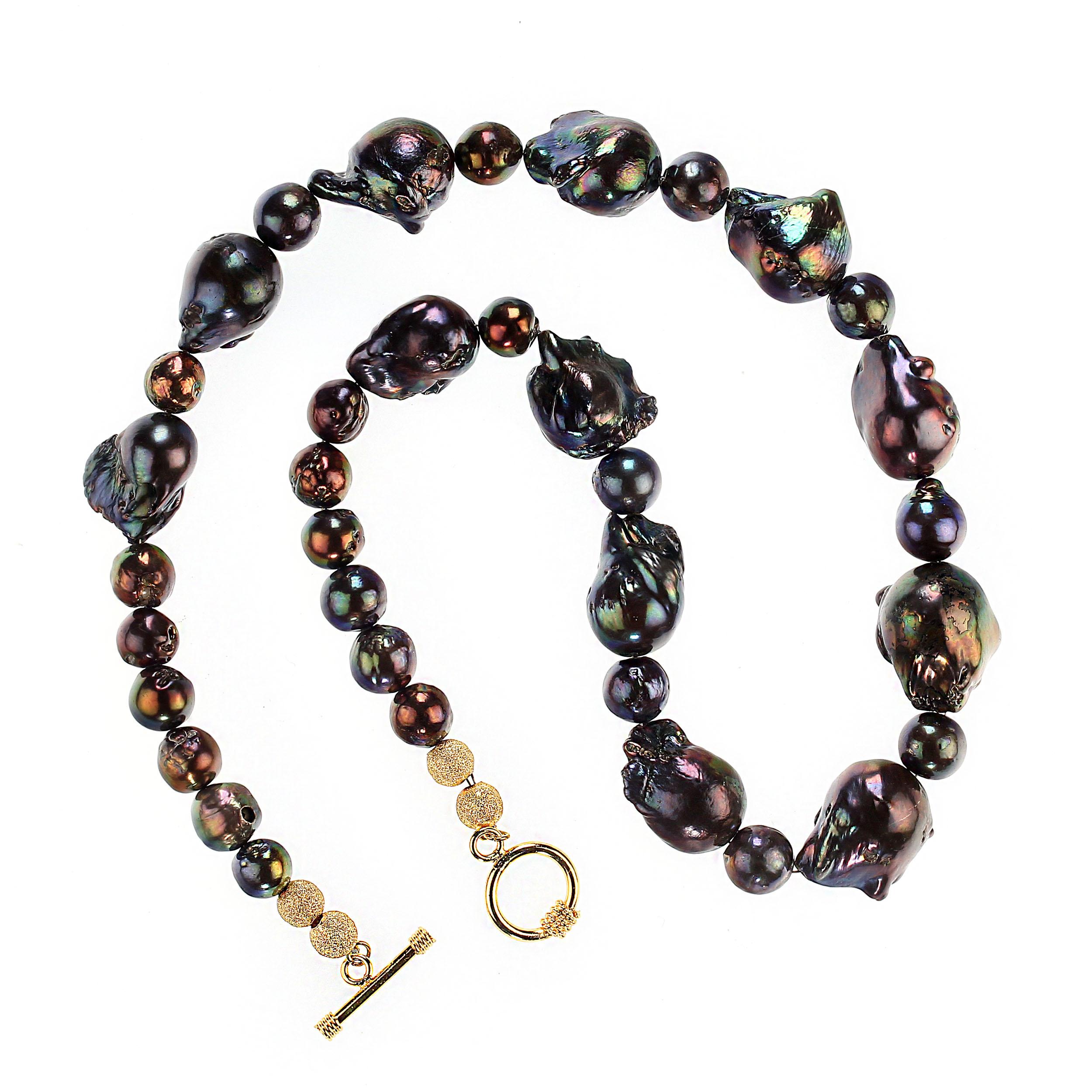 AJD Collana di perle rotonde e palla di fuoco iridescente color vino da 21 pollici In condizioni Nuovo in vendita a Raleigh, NC