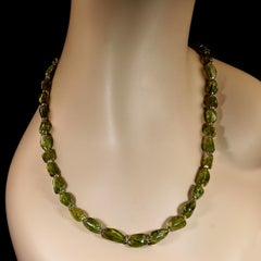AJD 22 Inch Peridot Smooth Nugget Necklace