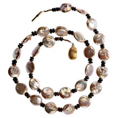 AJD Collier 22 pouces en perles argentées et opale noire, pierre de naissance de juin