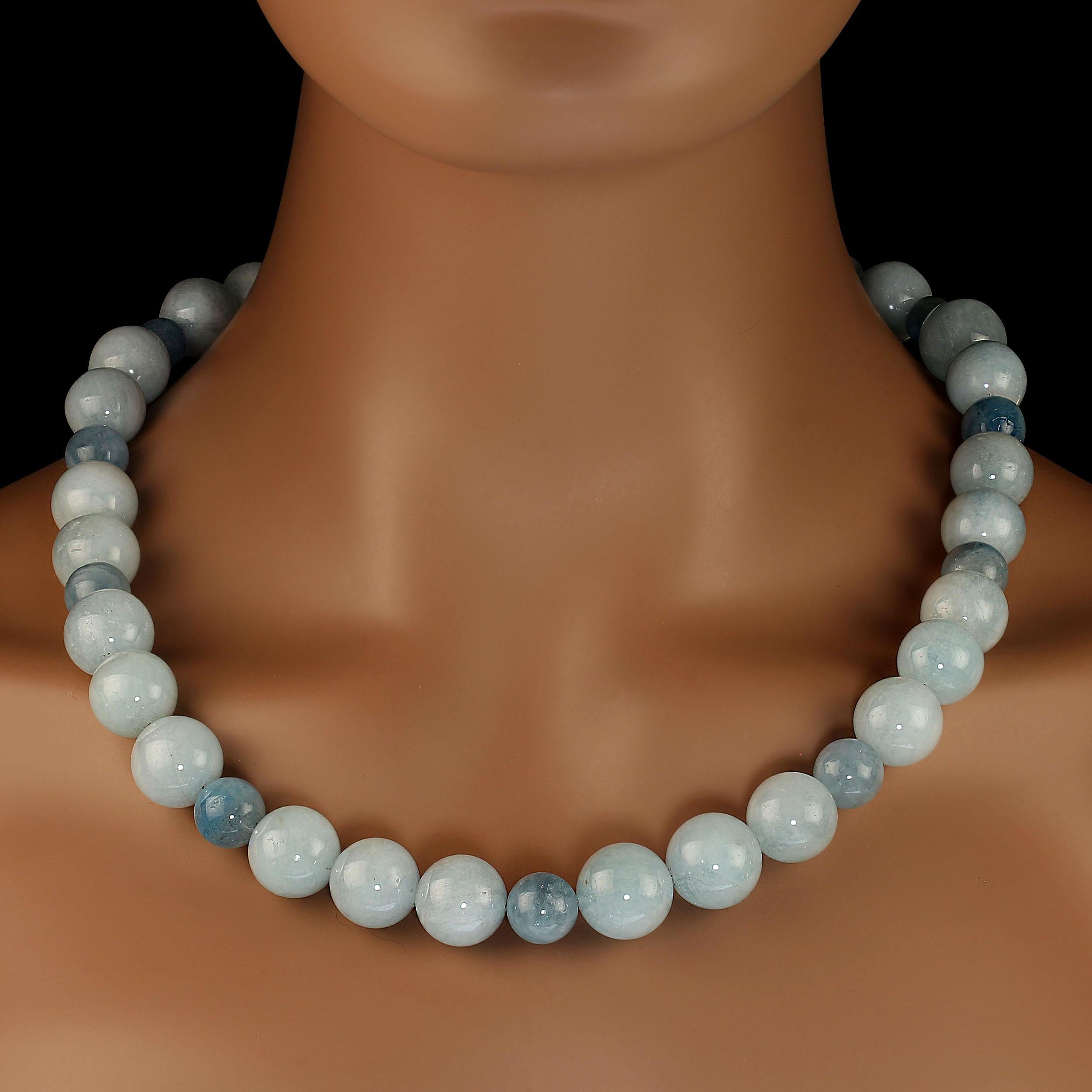 Elegante collana di acquamarina da 24 pollici con chiusura a diamante - unica e senza tempo

Aggiungi un tocco di raffinatezza al tuo look con questa splendida collana di acquamarina di 24 pollici. Caratterizzato da una splendida miscela di gemme di