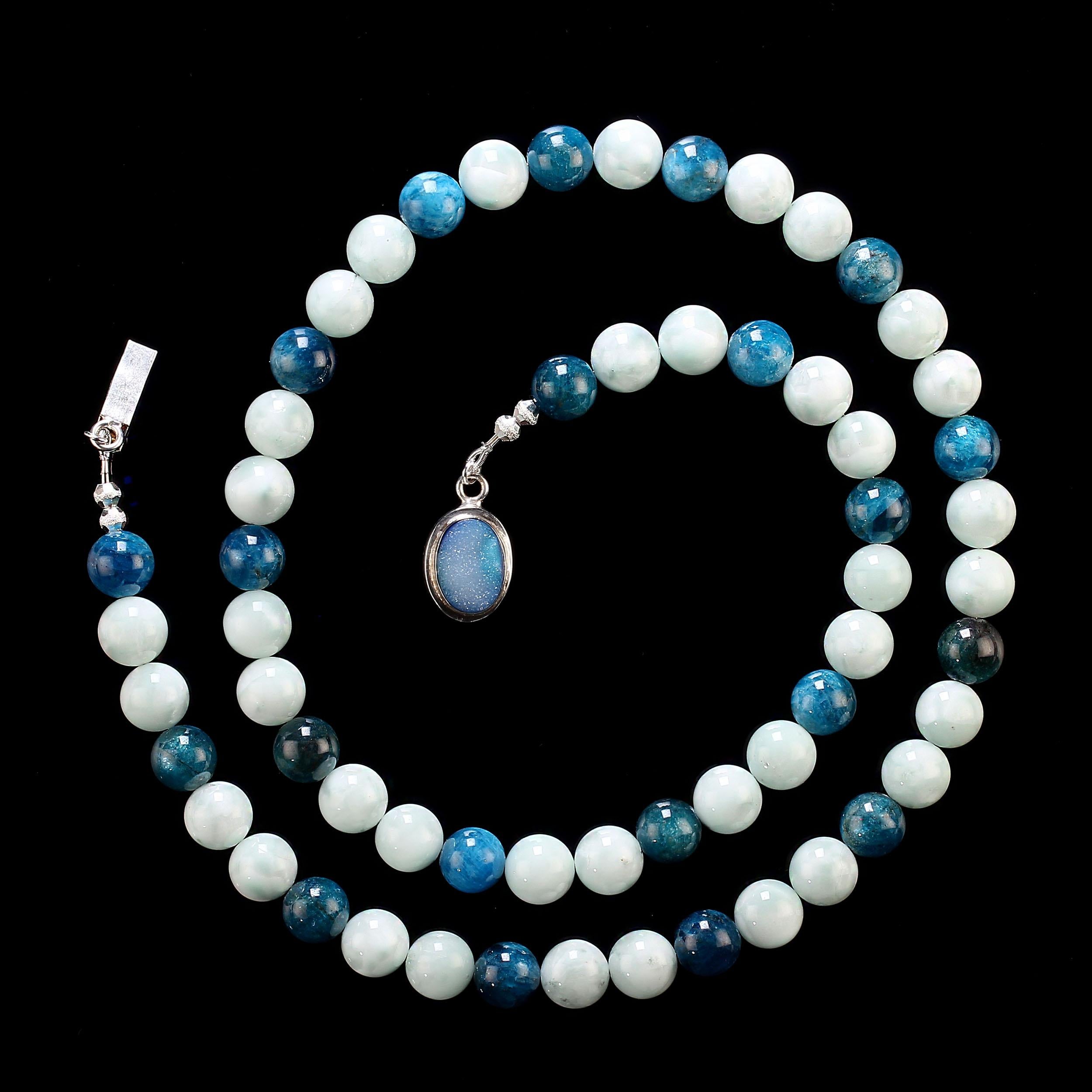 AJD 25 Inch Elegant Green Angelite and Apatite Necklace For Sale 2