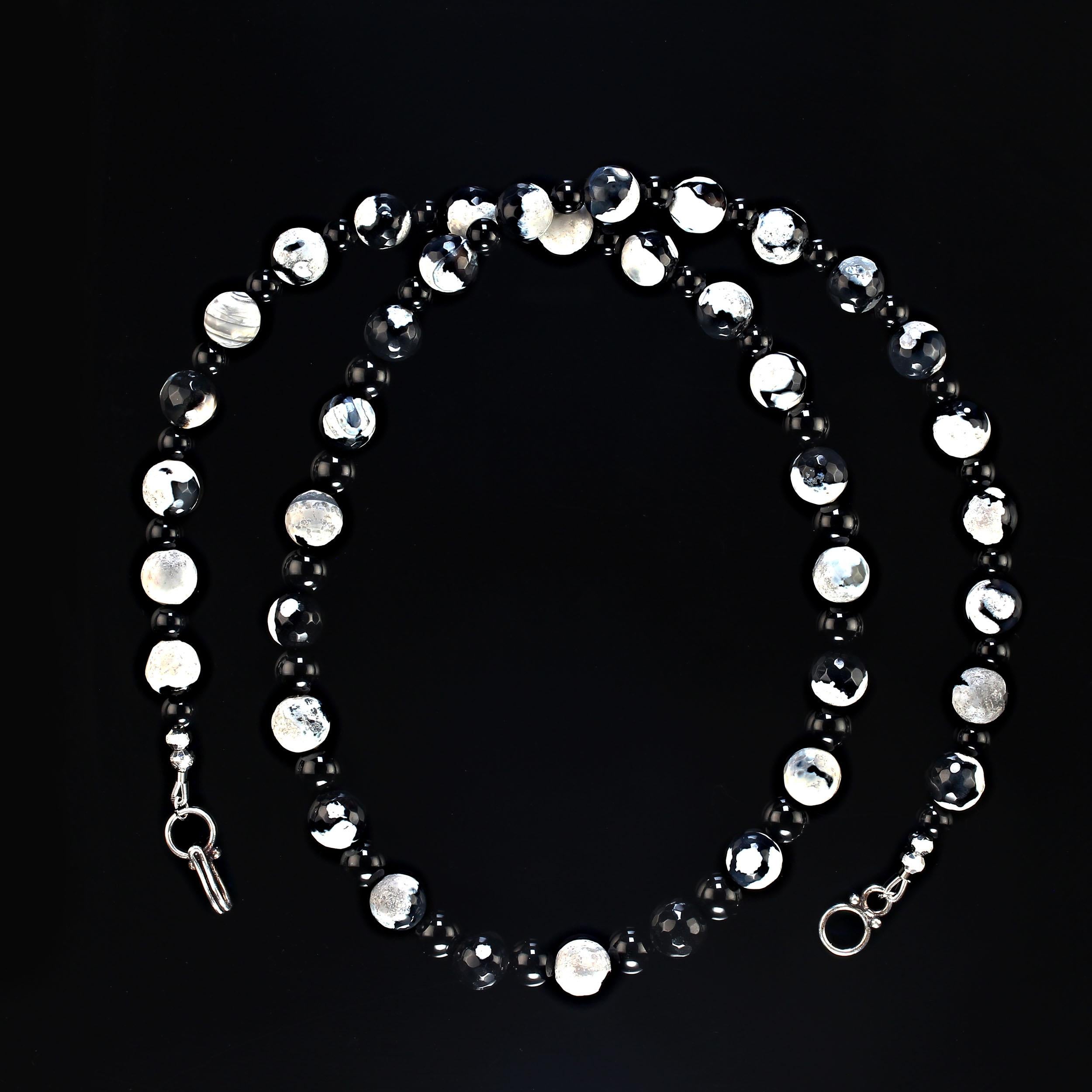 AJD 29 Inch Black and White Fire Agate and Black Onyx necklace   Perfect Gift! In New Condition For Sale In Raleigh, NC