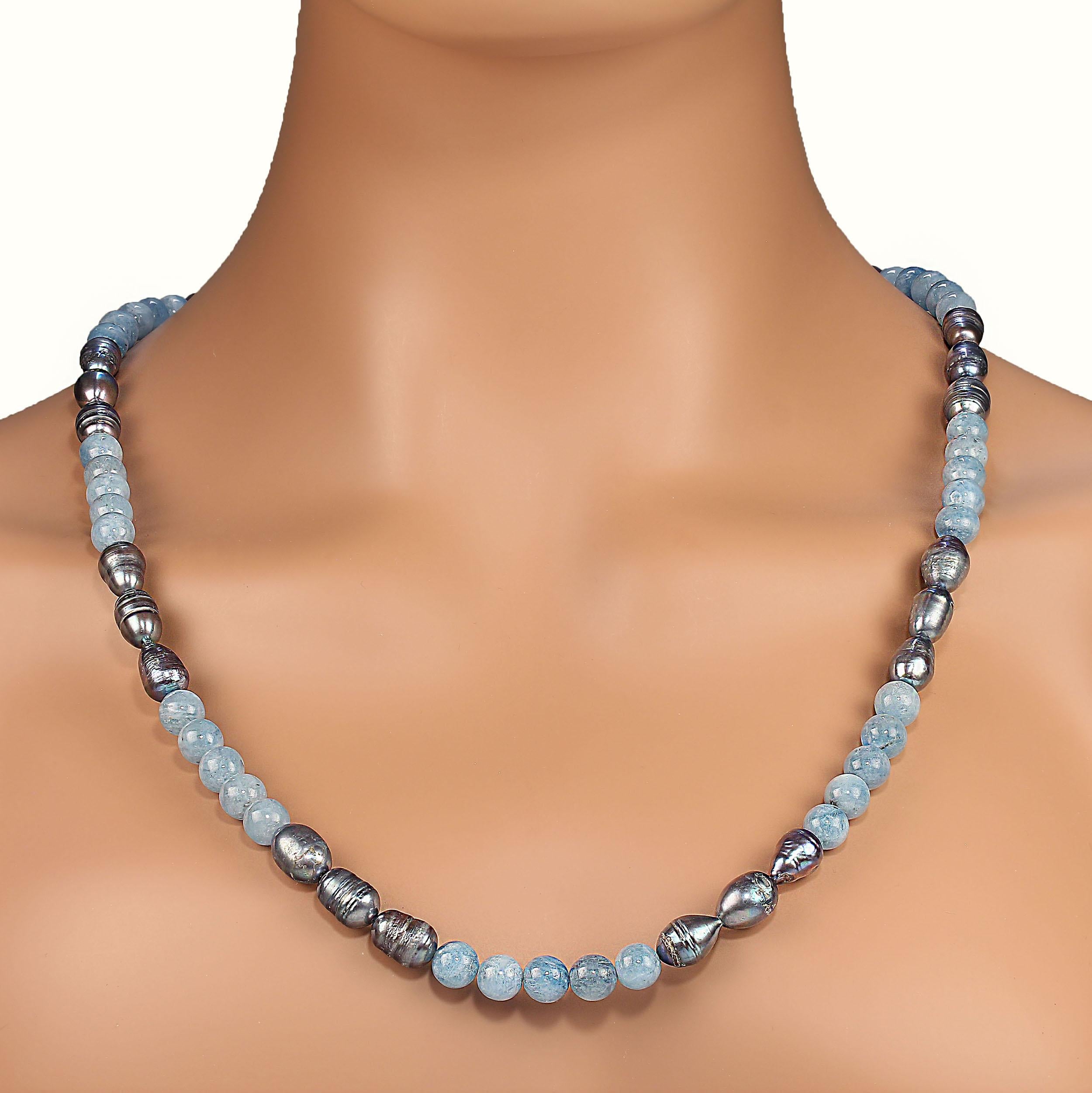 AJD 31 Zoll Elegante Halskette aus grauer Perle und blauem Aquamarin  Tolles Geschenk! (Kunsthandwerker*in)