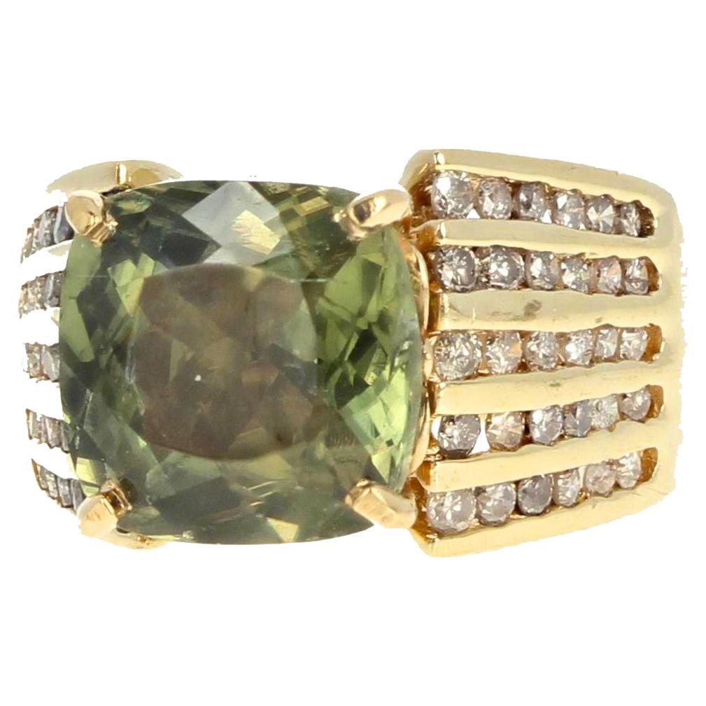 AJD 3,81 Ct. Anello in oro giallo con zircone verde e diamante dello Sri-Lanka Nature & Greene & Greene