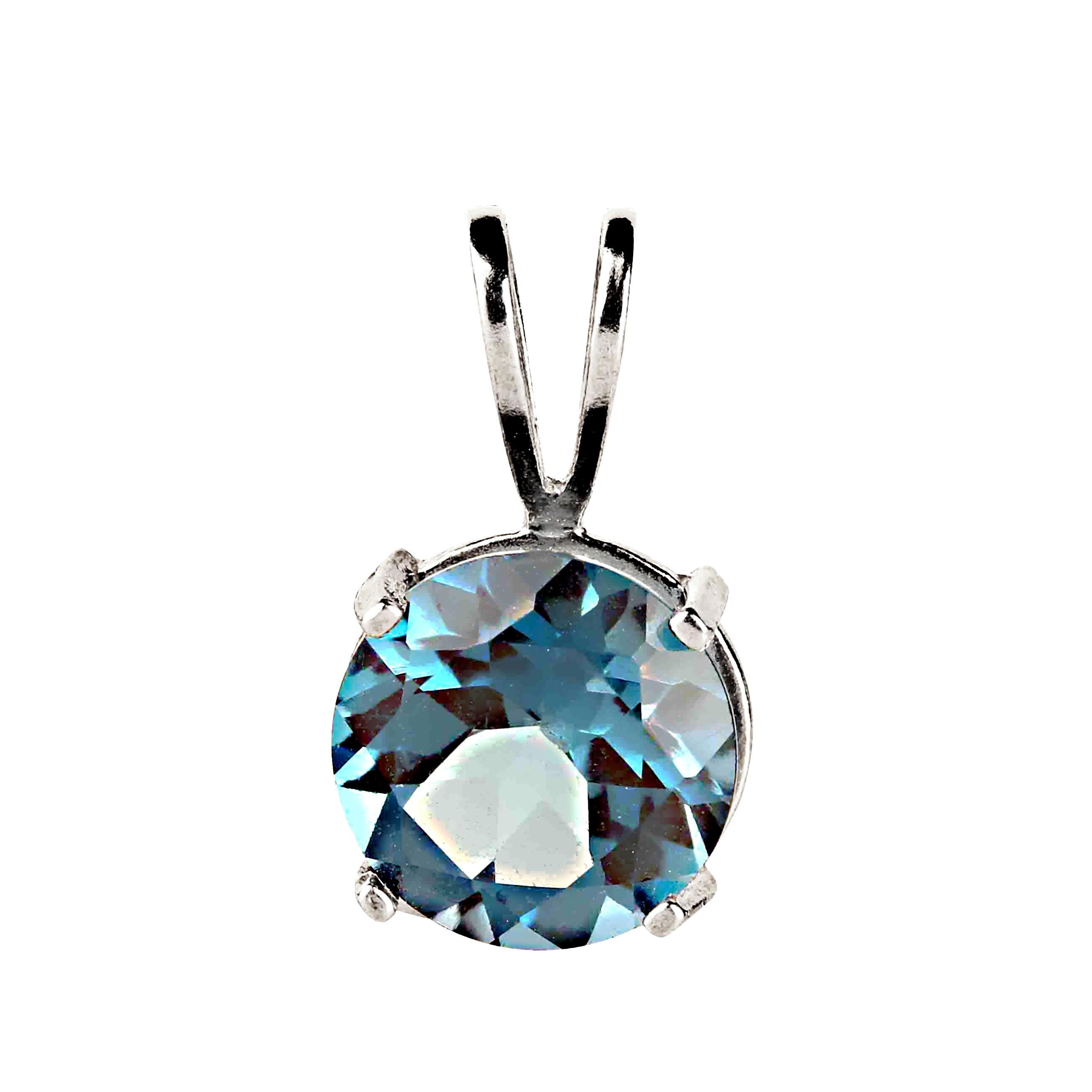 AJD 4.2ct Round London Blue Topaz in Sterling Silver Pendant In New Condition In Raleigh, NC