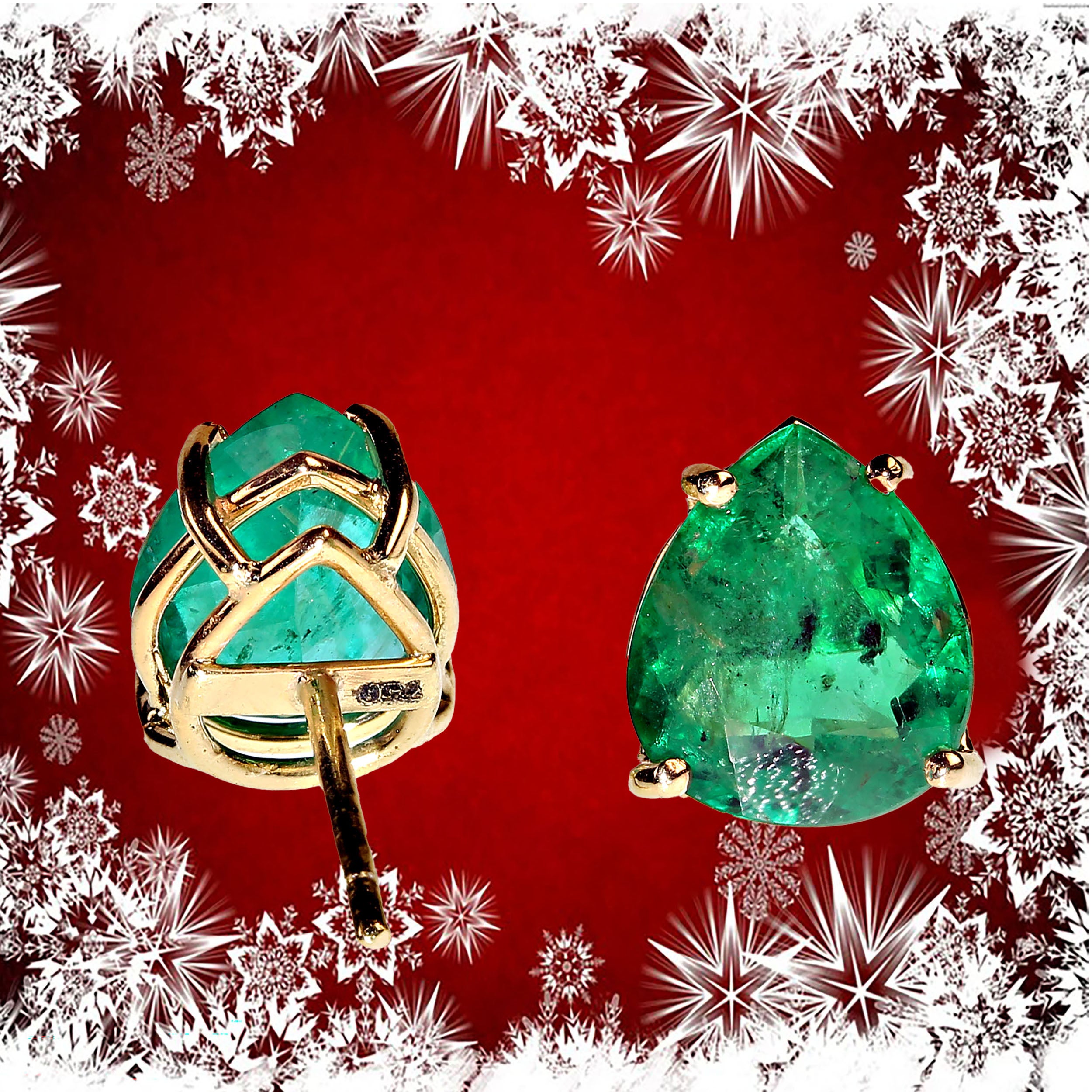 AJD Awesomely Elegant Emerald Earrings in 18K Yellow Gold For Sale 3