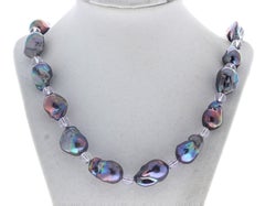 AJD Collier de 22 1/2" en perles de paon baroques, vraiment magnifiques et scintillantes