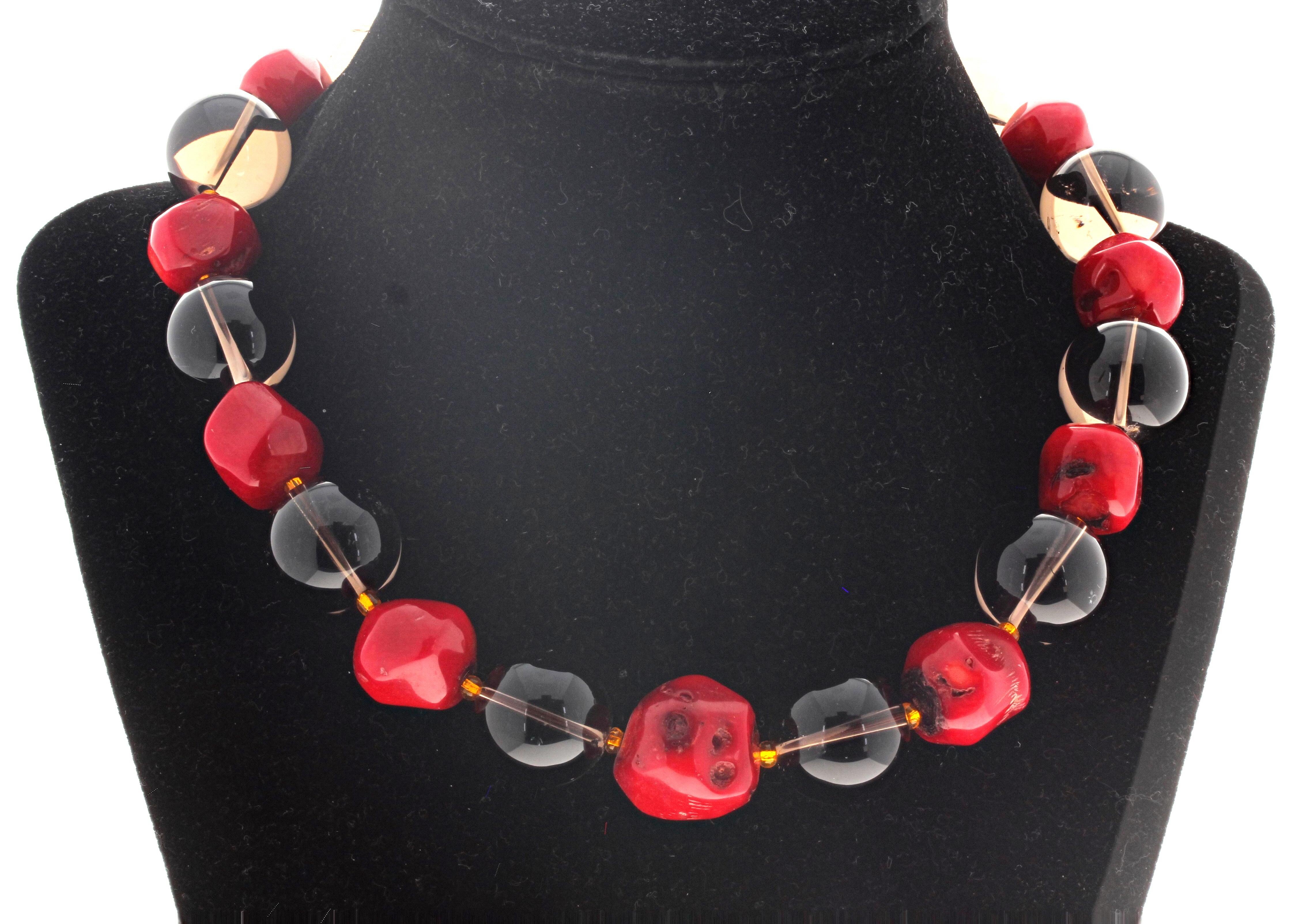 AJD, magnifique et élégant collier de 16 1/2 pouces en quartz fumé et corail rouge naturel véritable