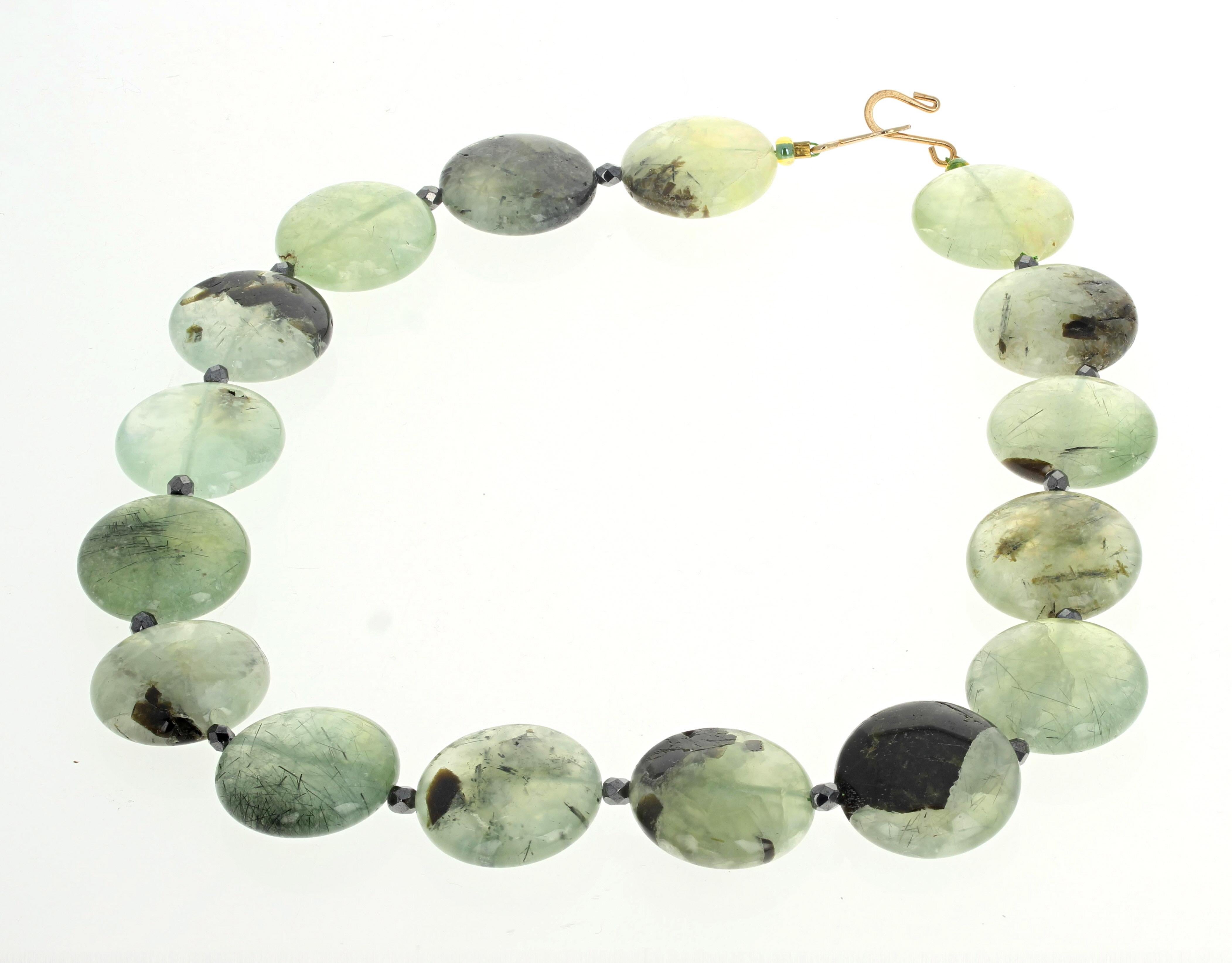 AJD Beautiful Natural Dramatically Artistic Real Prehnite Rondels Necklace In New Condition For Sale In Raleigh, NC