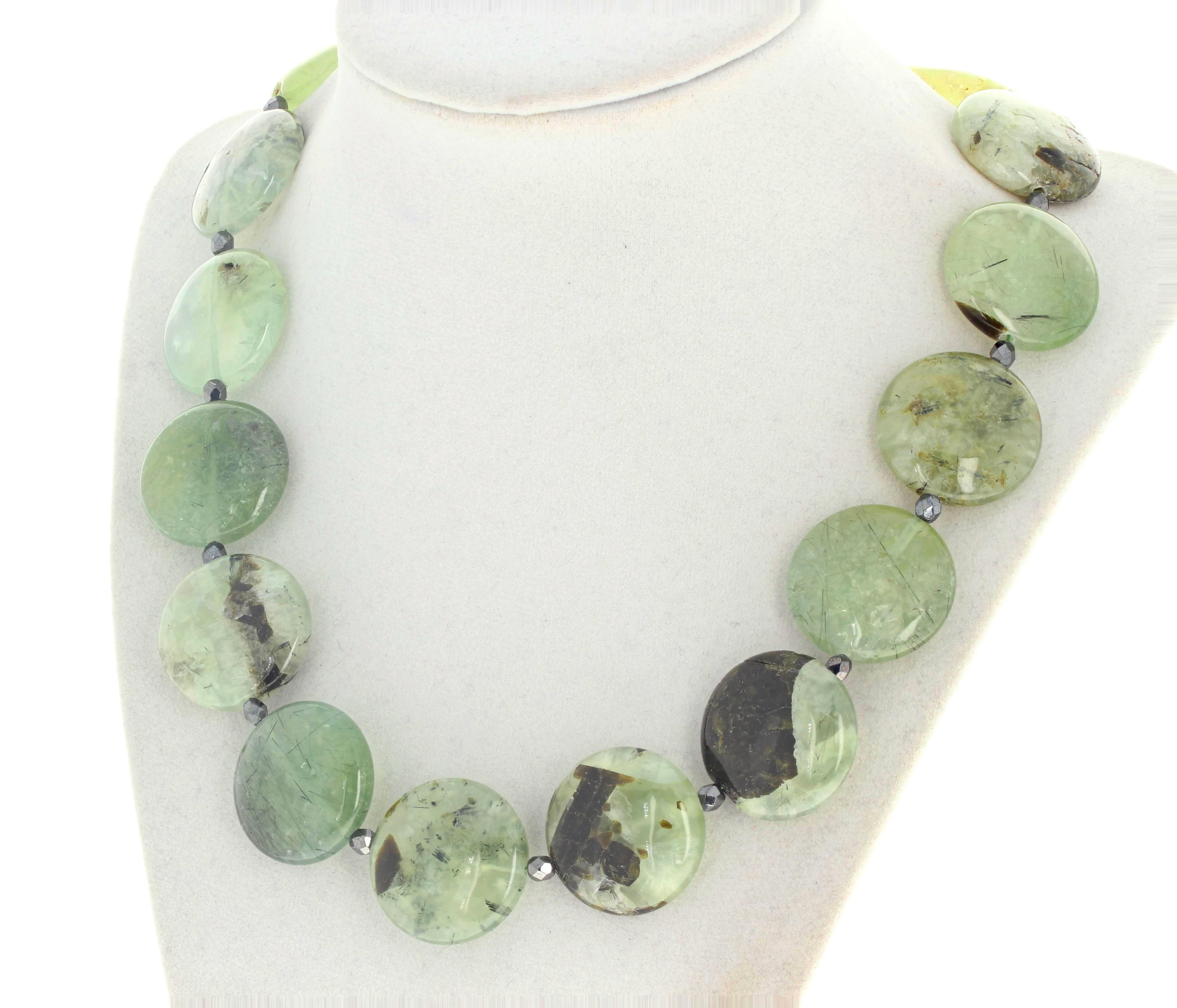 AJD Beautiful Natural Dramatically Artistic Real Prehnite Rondels Necklace For Sale 1
