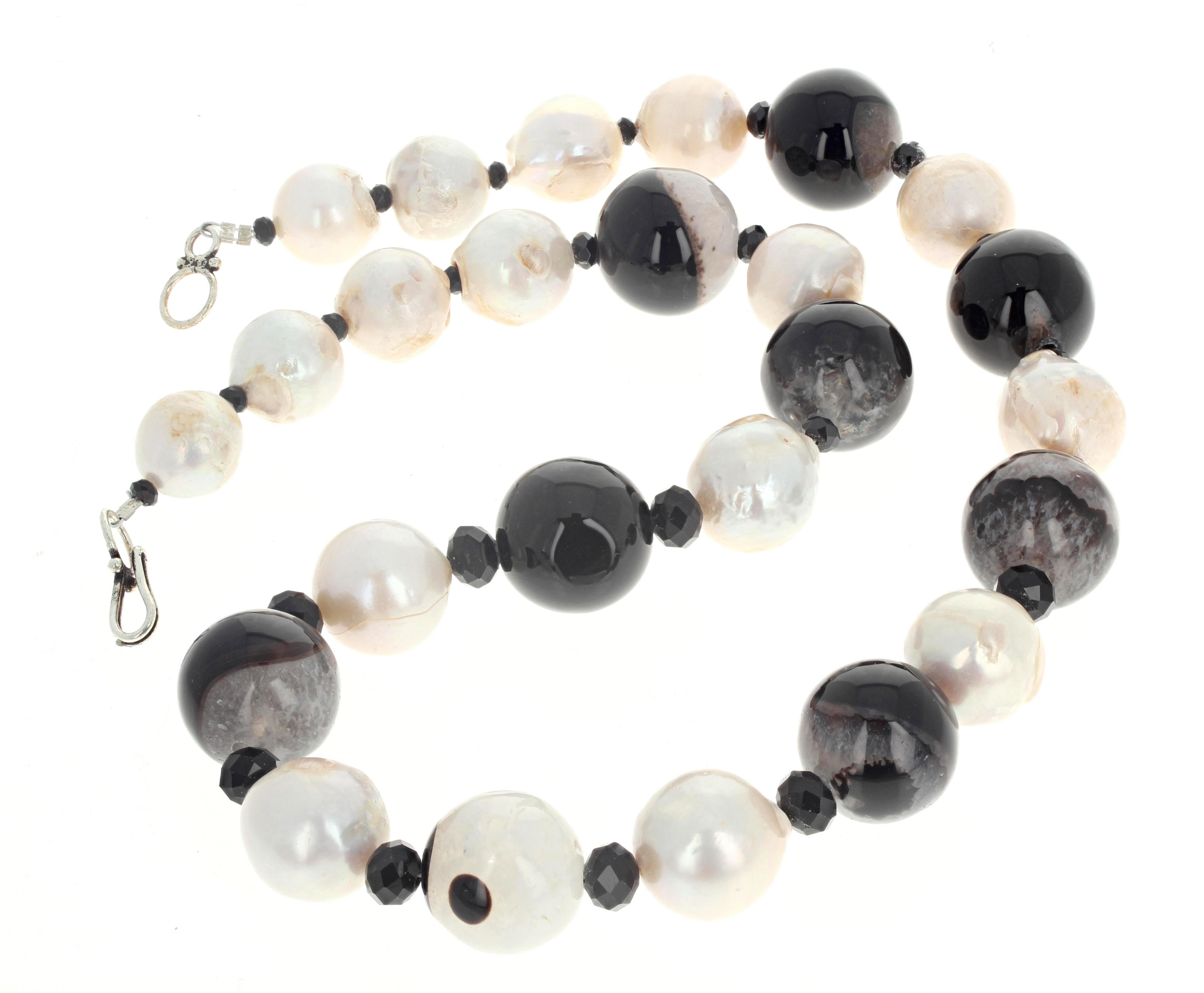 Women's or Men's AJD Beautiful Natural Fresh Water White Pearls & Natural Agate Necklace For Sale