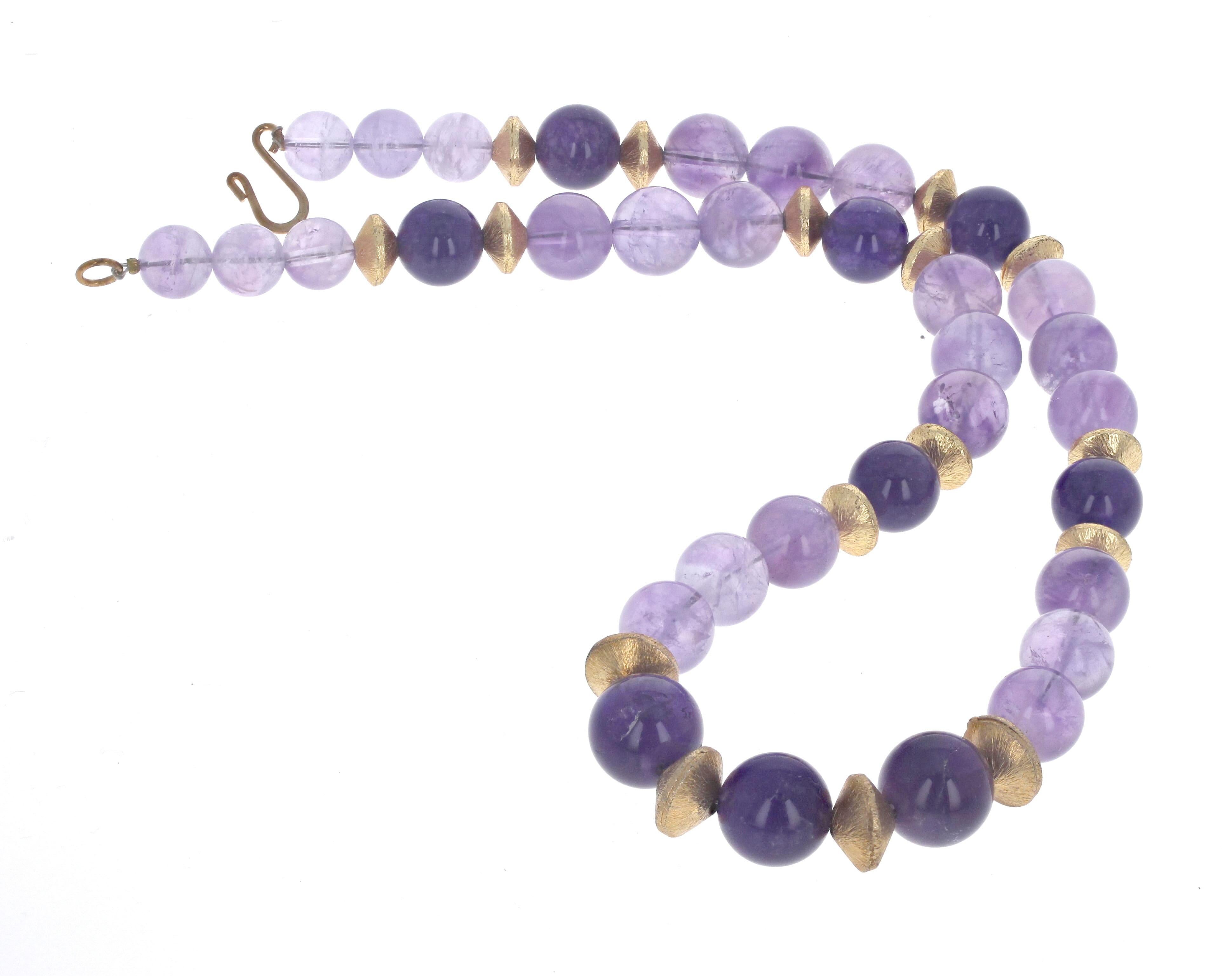 AJD Schöne echte Amethyste und goldene Abstandshalter 20