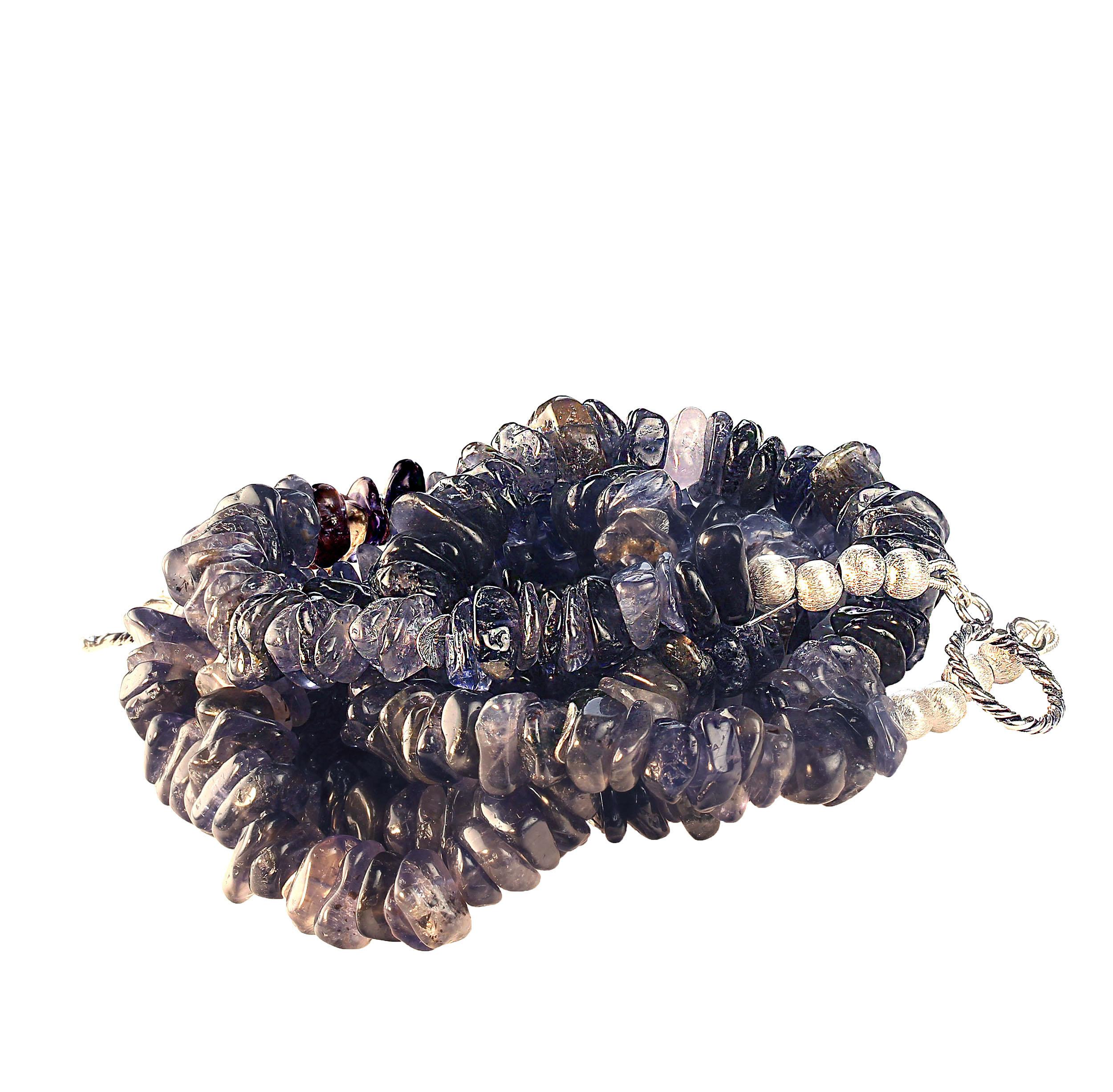 Artigiano AJD Collana di perline con schegge libere di iolite blu a due fili in vendita