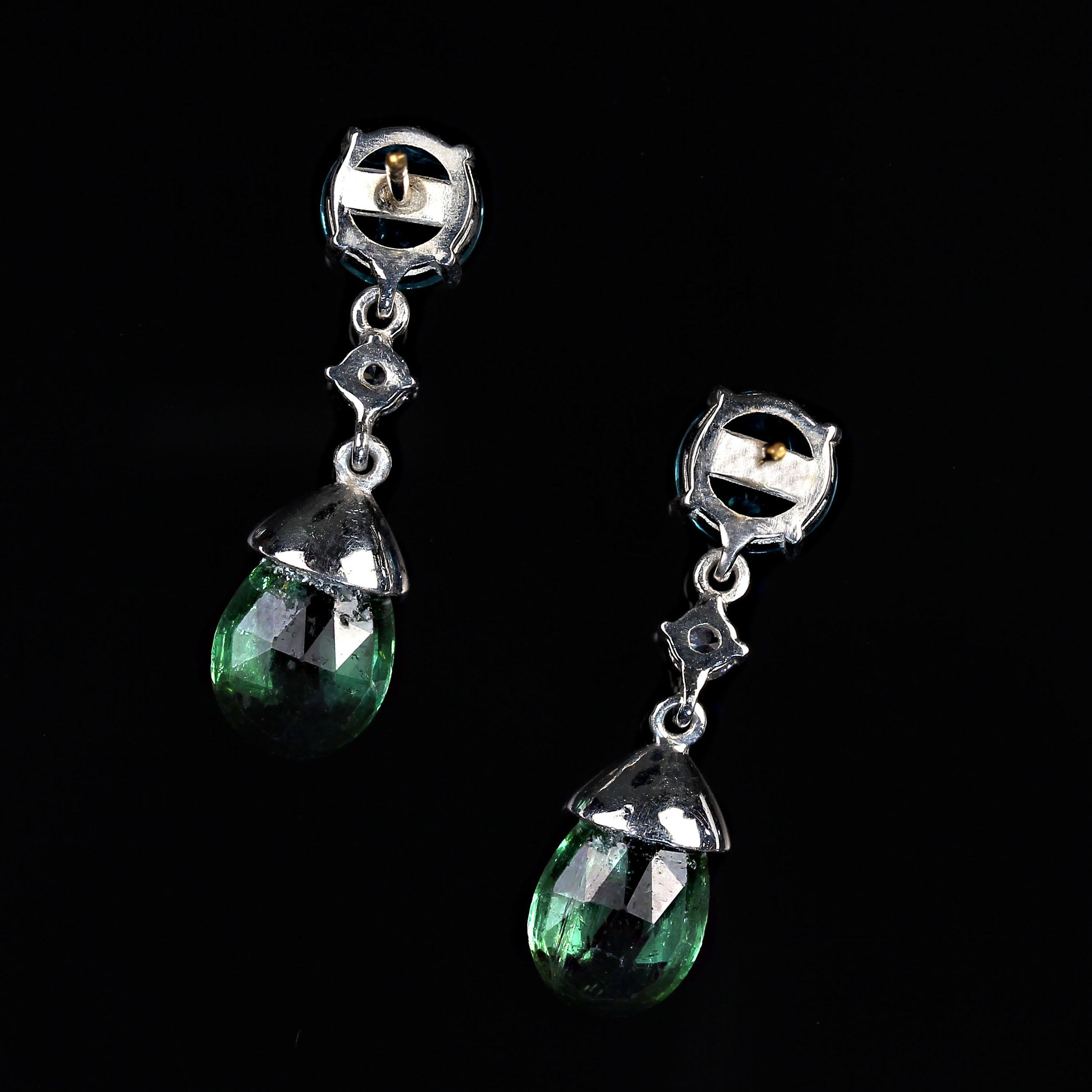 Taglio briolette Orecchini AJD Dangle Delight in apatite e tormalina verde in vendita