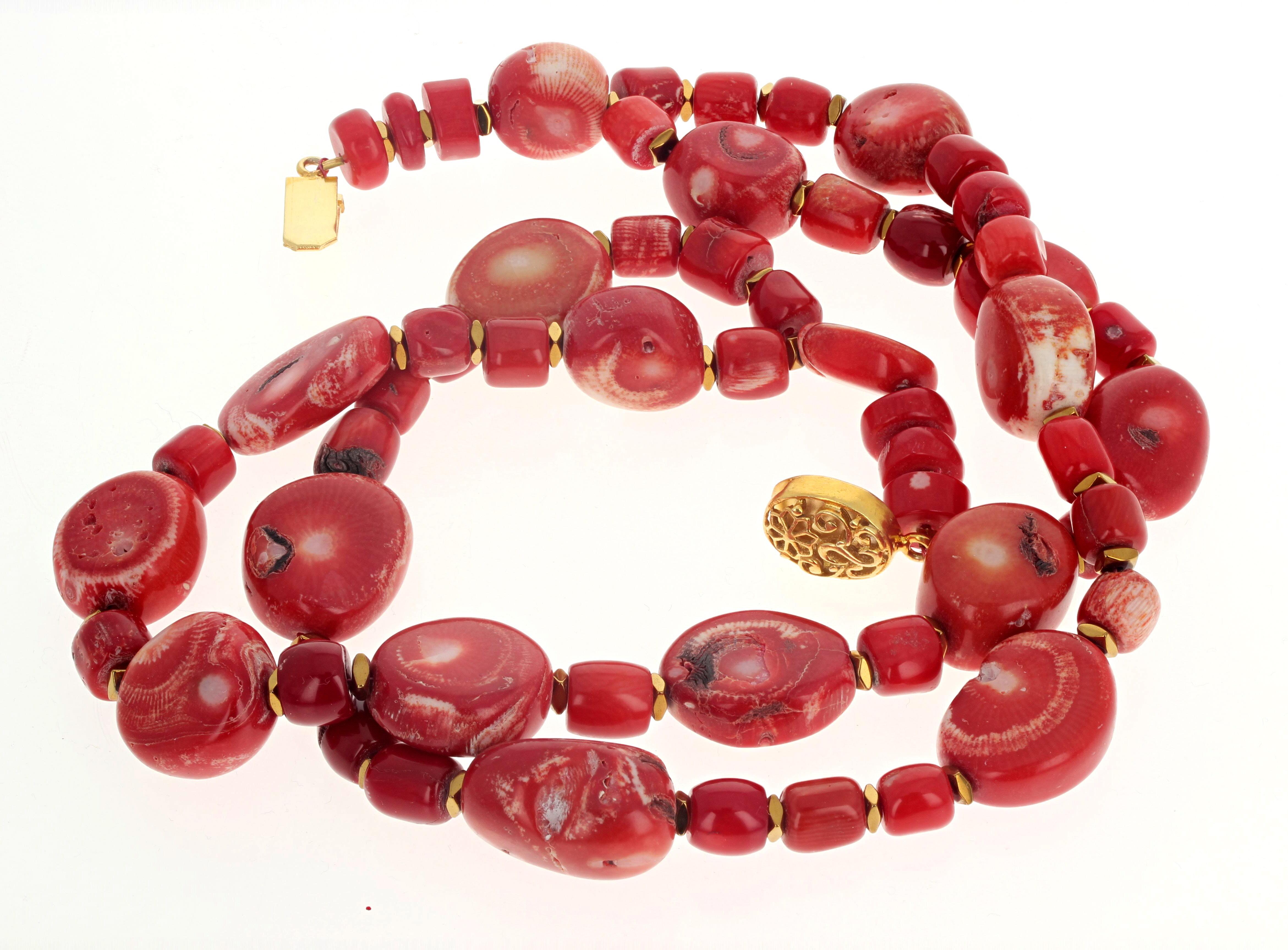 AJD Dramatische natürliche doppelreihige rote Bambus-Koralle Halskette für Damen oder Herren im Angebot