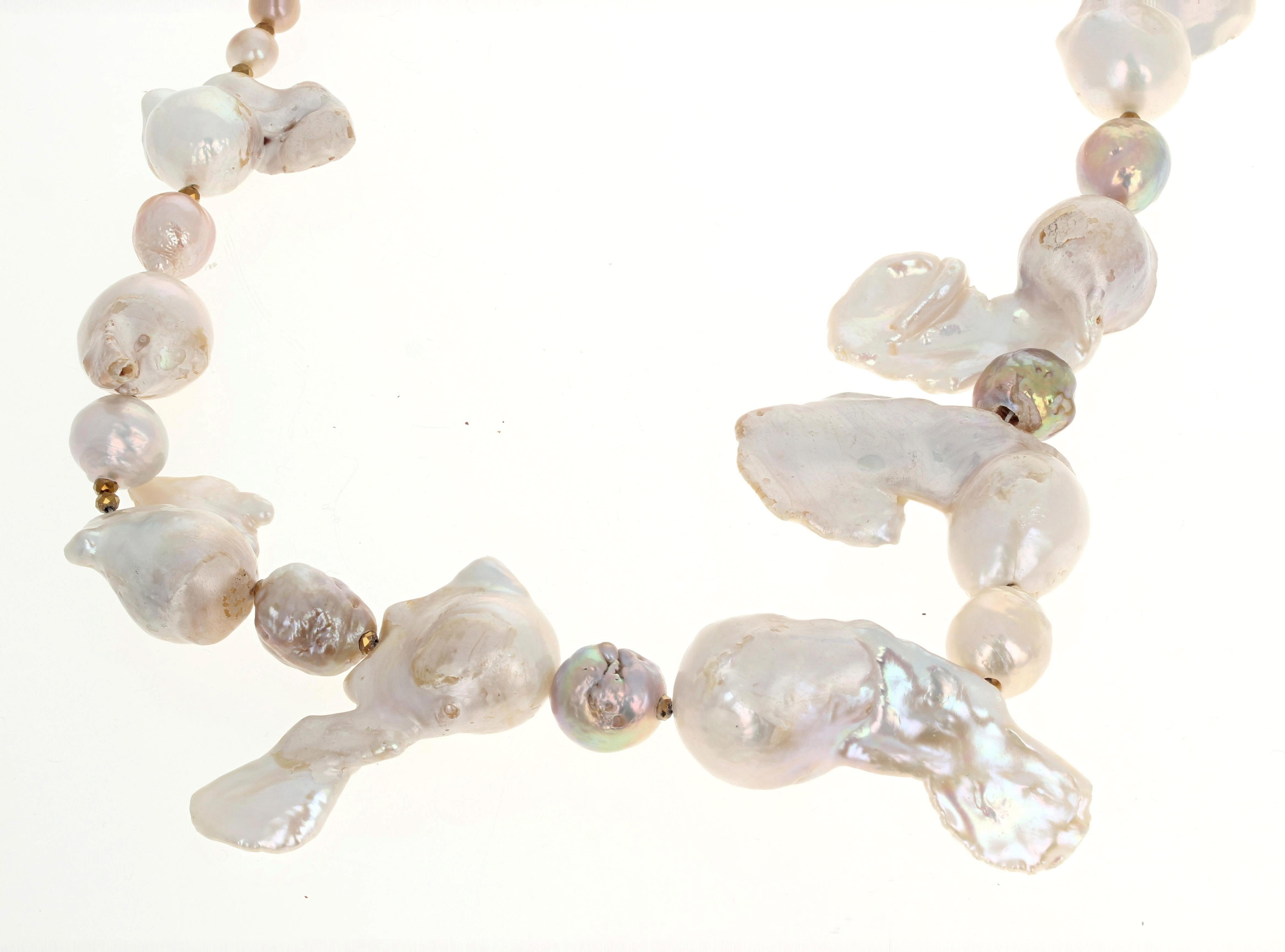 AJD dramatique collier de perles blanches de culture naturelle Neuf - En vente à Raleigh, NC