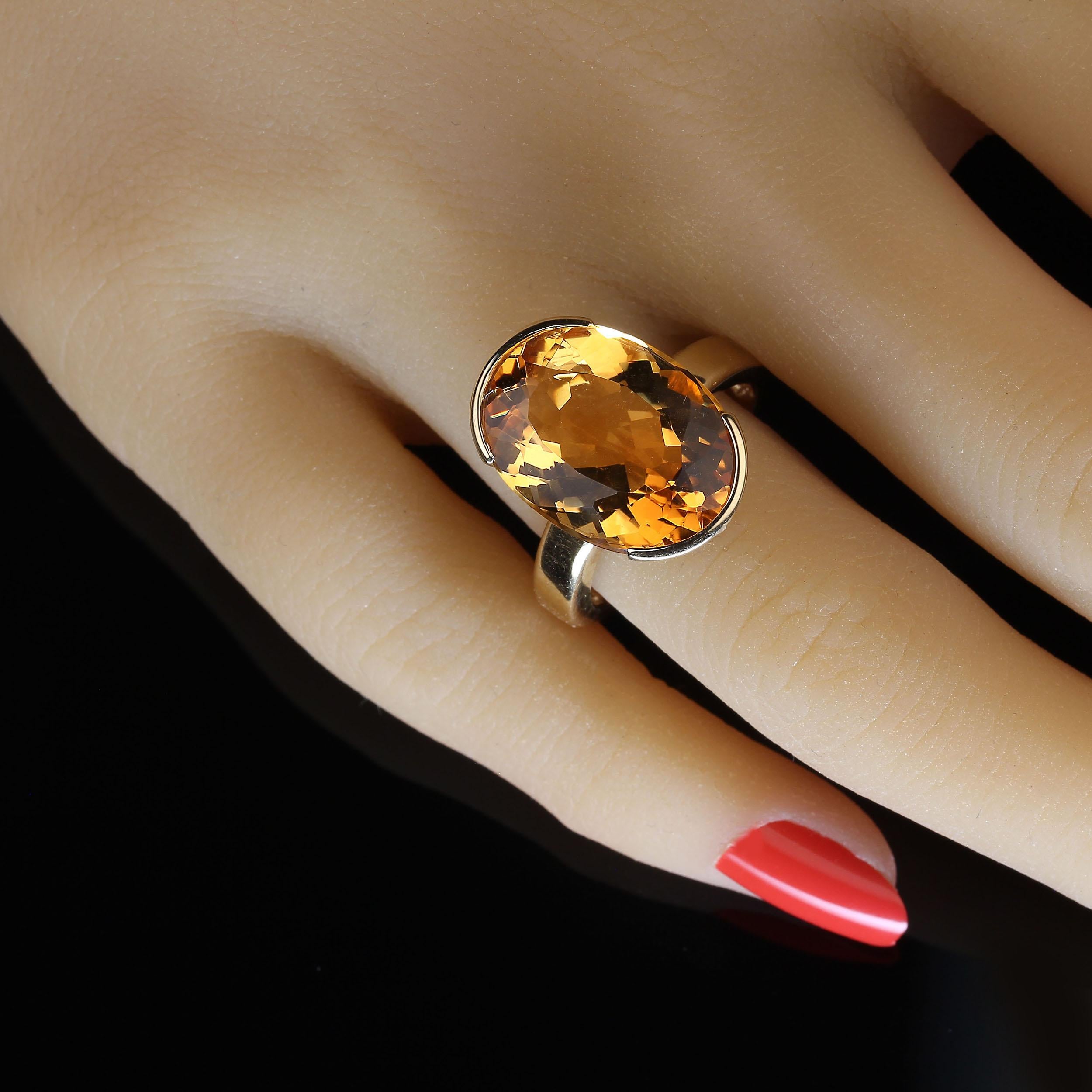 AJD Elegant  Brasilianischer ovaler Citrin in handgefertigtem Ring aus 18 Karat Gelbgold (Kunsthandwerker*in)