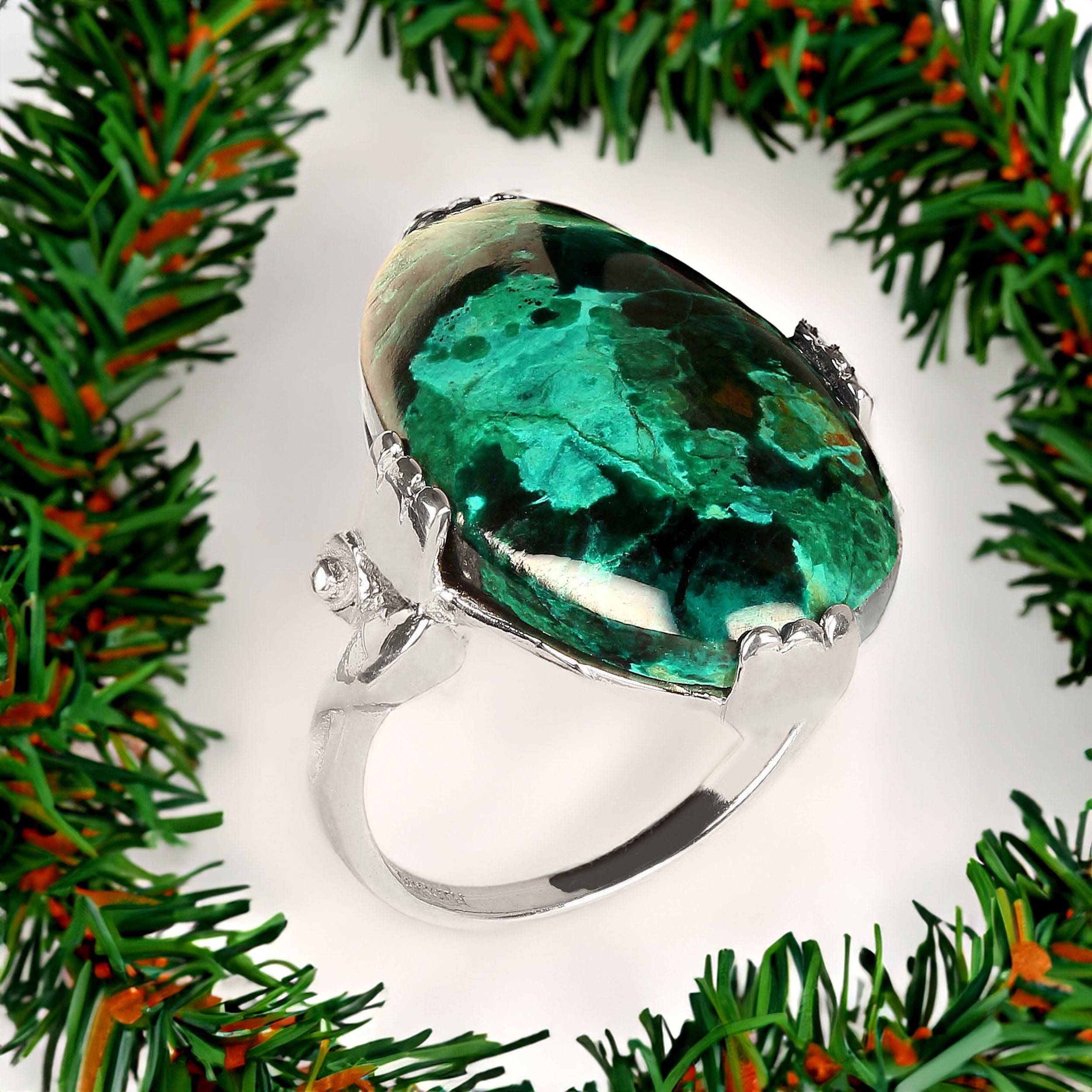 AJD Elegant Chrysocolla Cabochon in 14K White Gold Ring In New Condition For Sale In Raleigh, NC