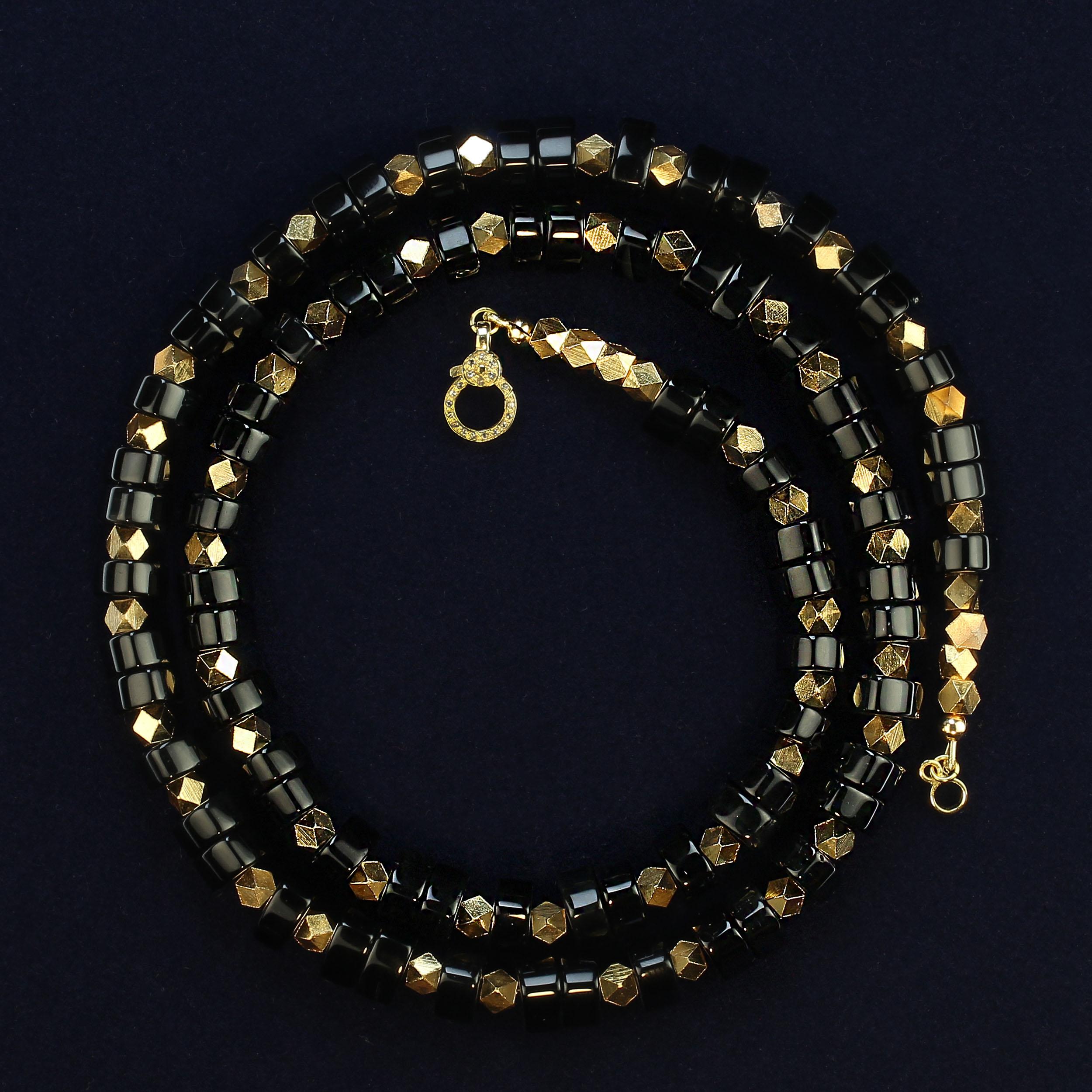AJD Collana elegante e di classe con onice nero e accenti dorati e chiusura in vermeil con diamanti in vendita 3