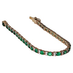 AJD Elegant Emerald and Diamond 14 Karat Bracelet May Birthstone