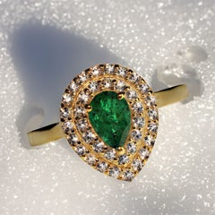 0.73ct Pear-Shaped Brazilian Emerald & White Sapphire Ring in Gold