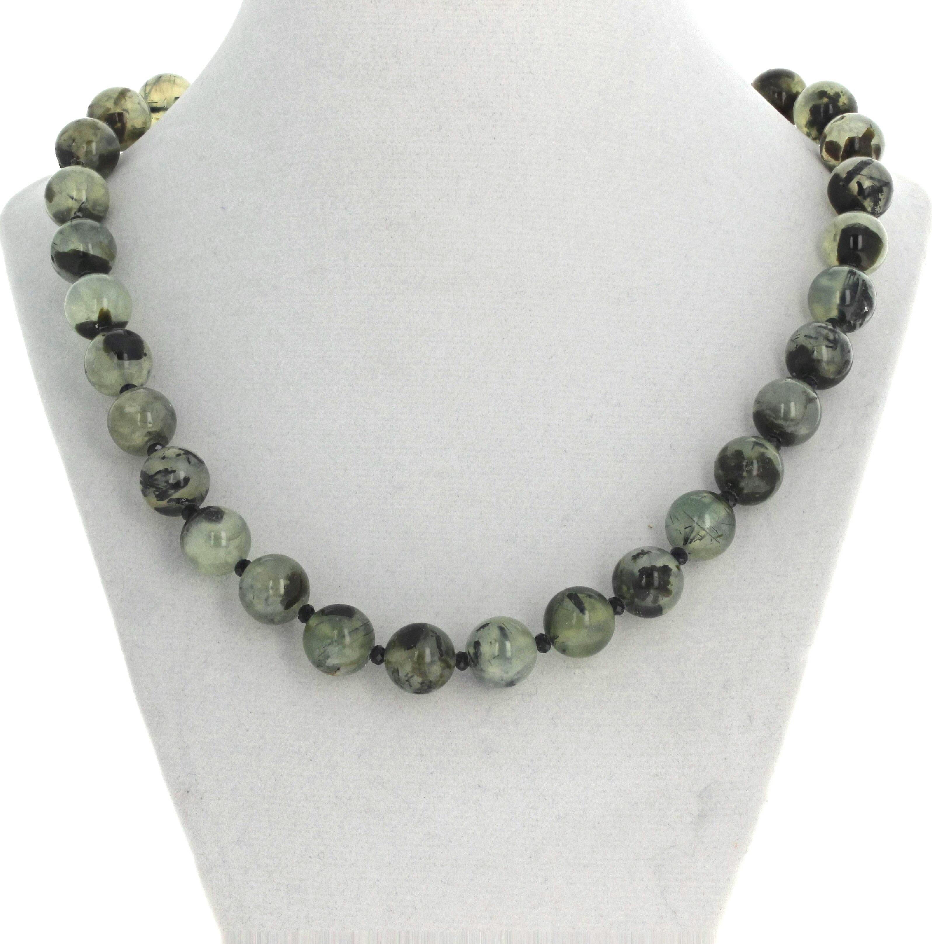 Mixed Cut AJD Elegant Natural Real Prehnite and Black Onyx 19' Necklace For Sale