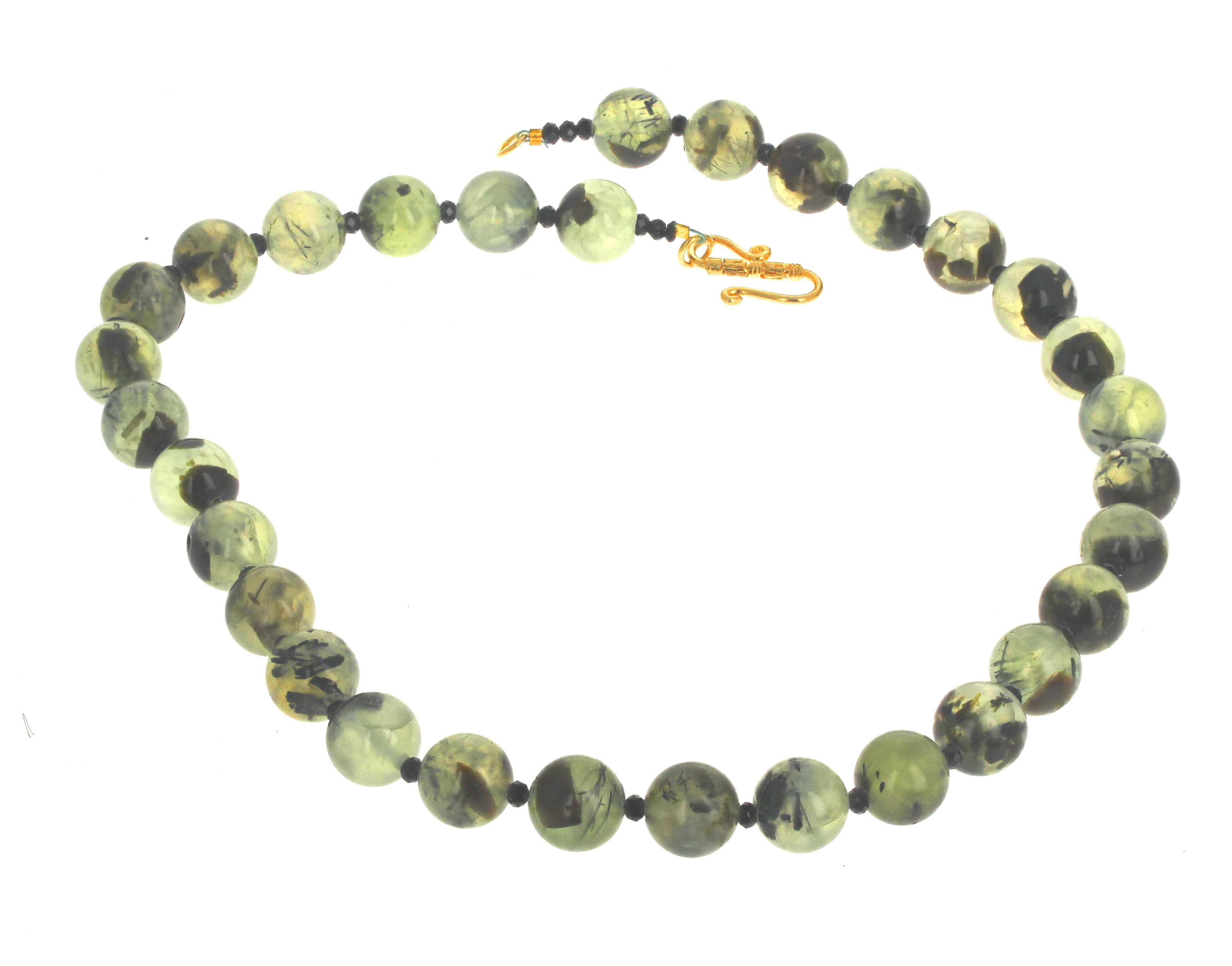 Women's or Men's AJD Elegant Natural Real Prehnite and Black Onyx 19' Necklace For Sale