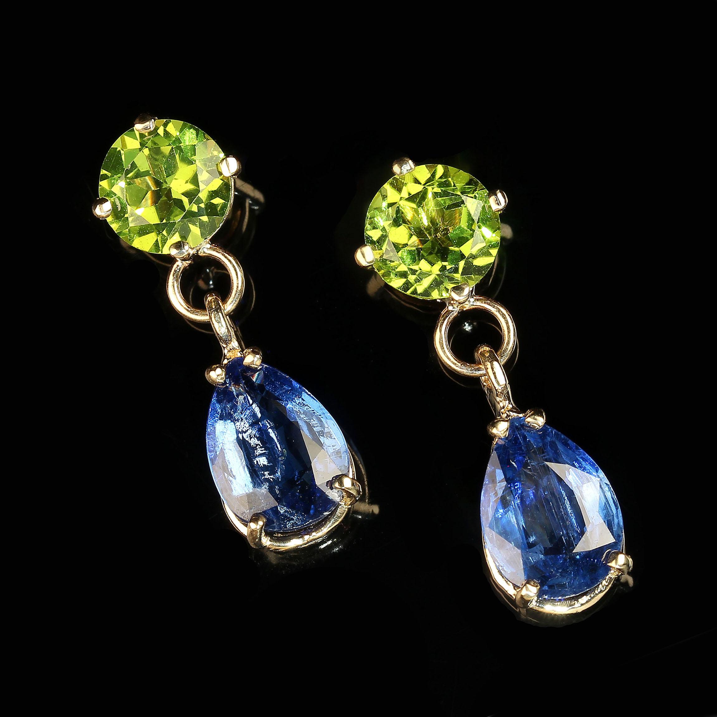 Round Cut AJD Elegant Peridot and Kyanite Dangle Earrings in 14K Yellow Gold For Sale