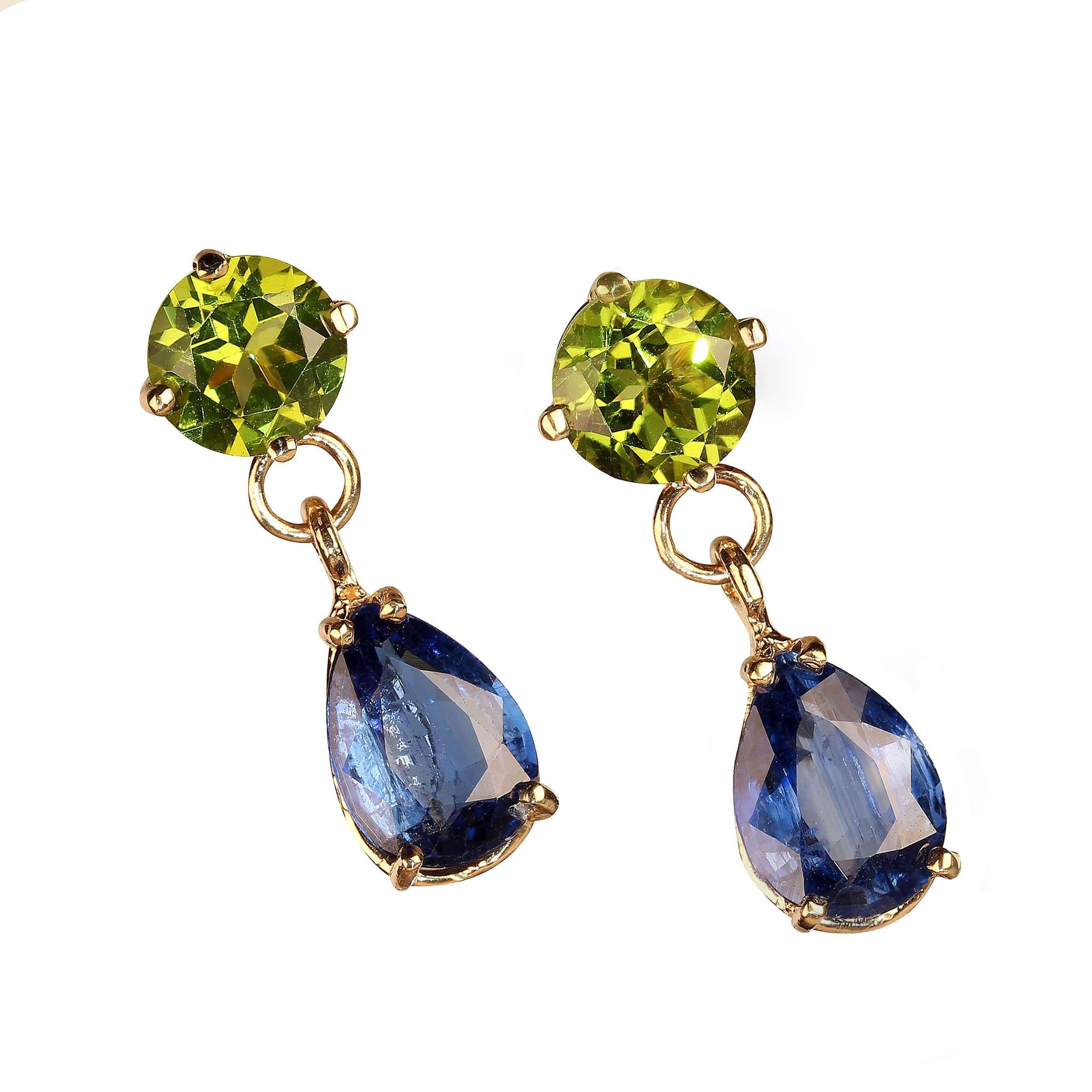 AJD Elegant Peridot and Kyanite Dangle Earrings in 14K Yellow Gold In New Condition For Sale In Raleigh, NC