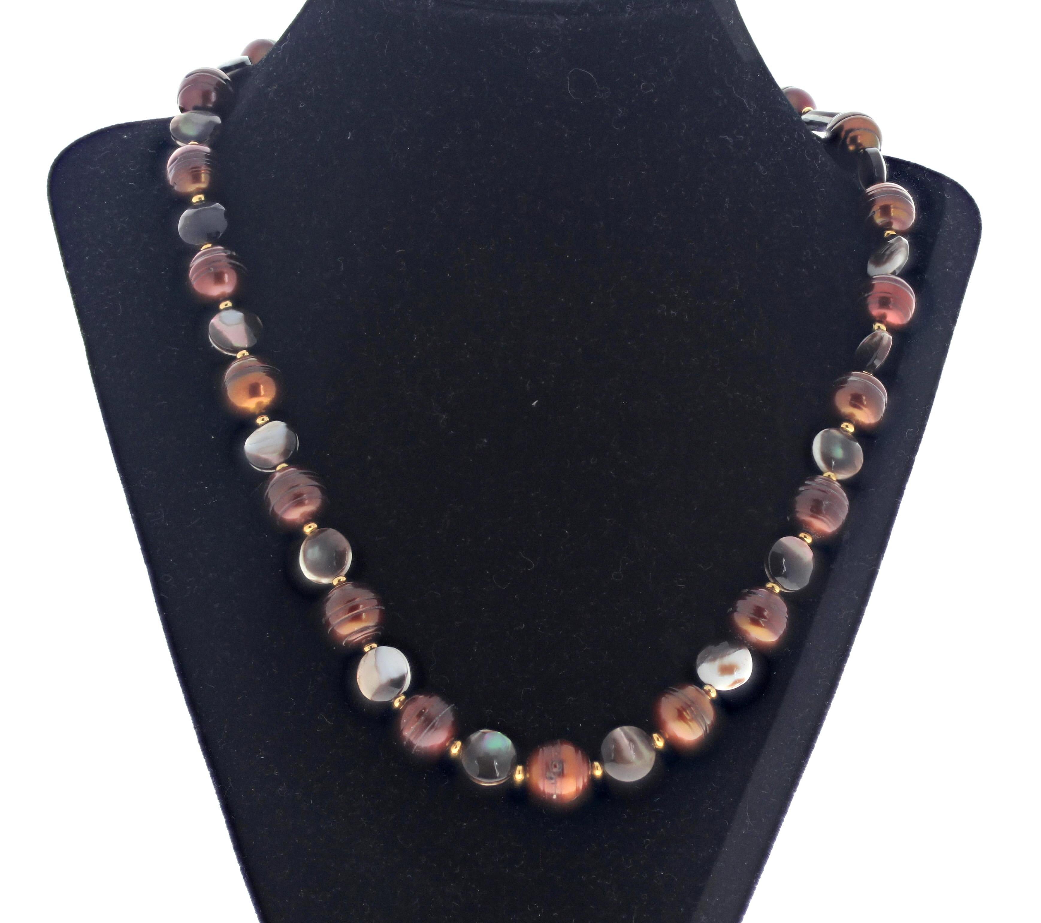Are pearl necklaces in style?