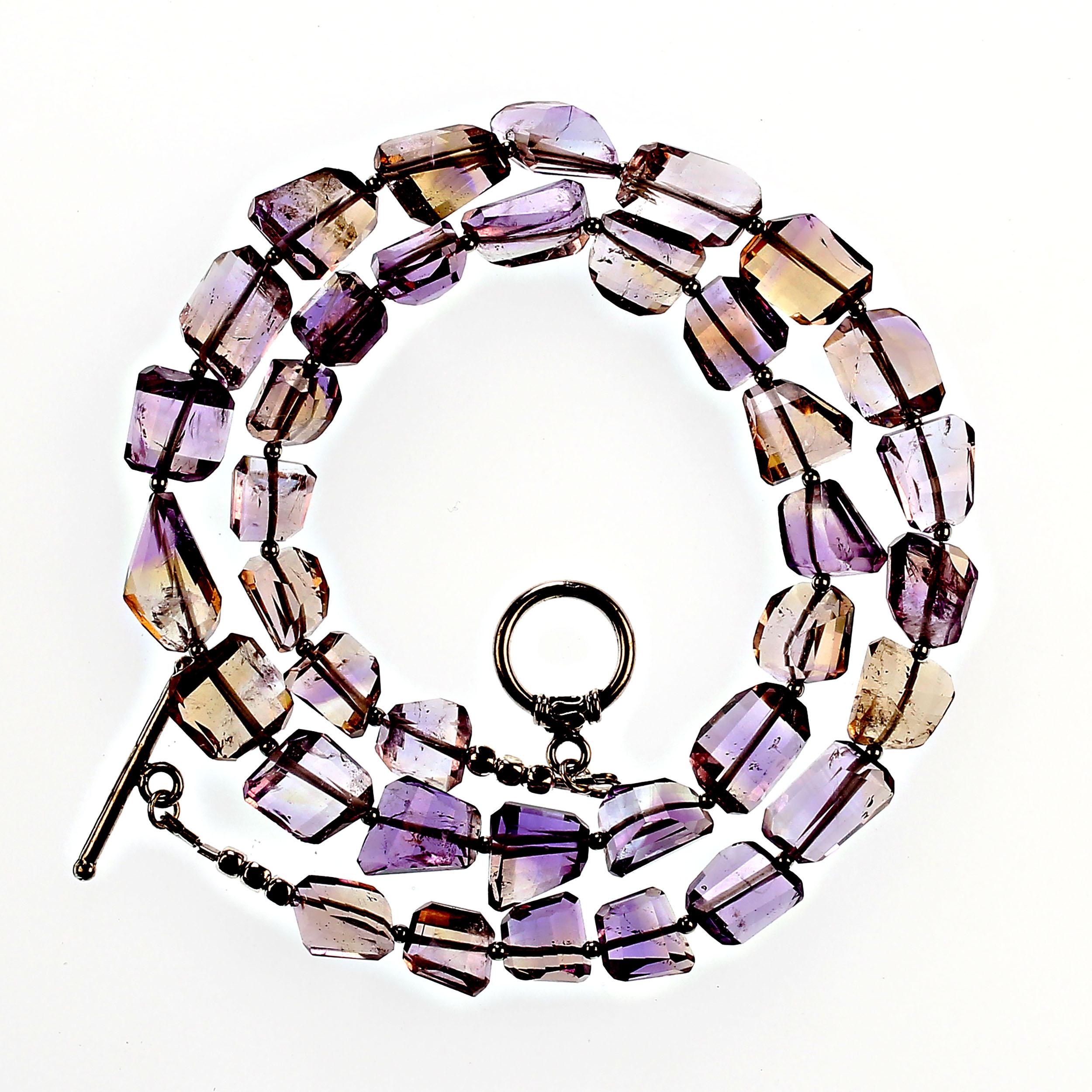 Faszinierende facettierte Freiform-Ametrine-Halskette von AJD, 20 Zoll  Tolles Geschenk! im Zustand „Neu“ im Angebot in Raleigh, NC