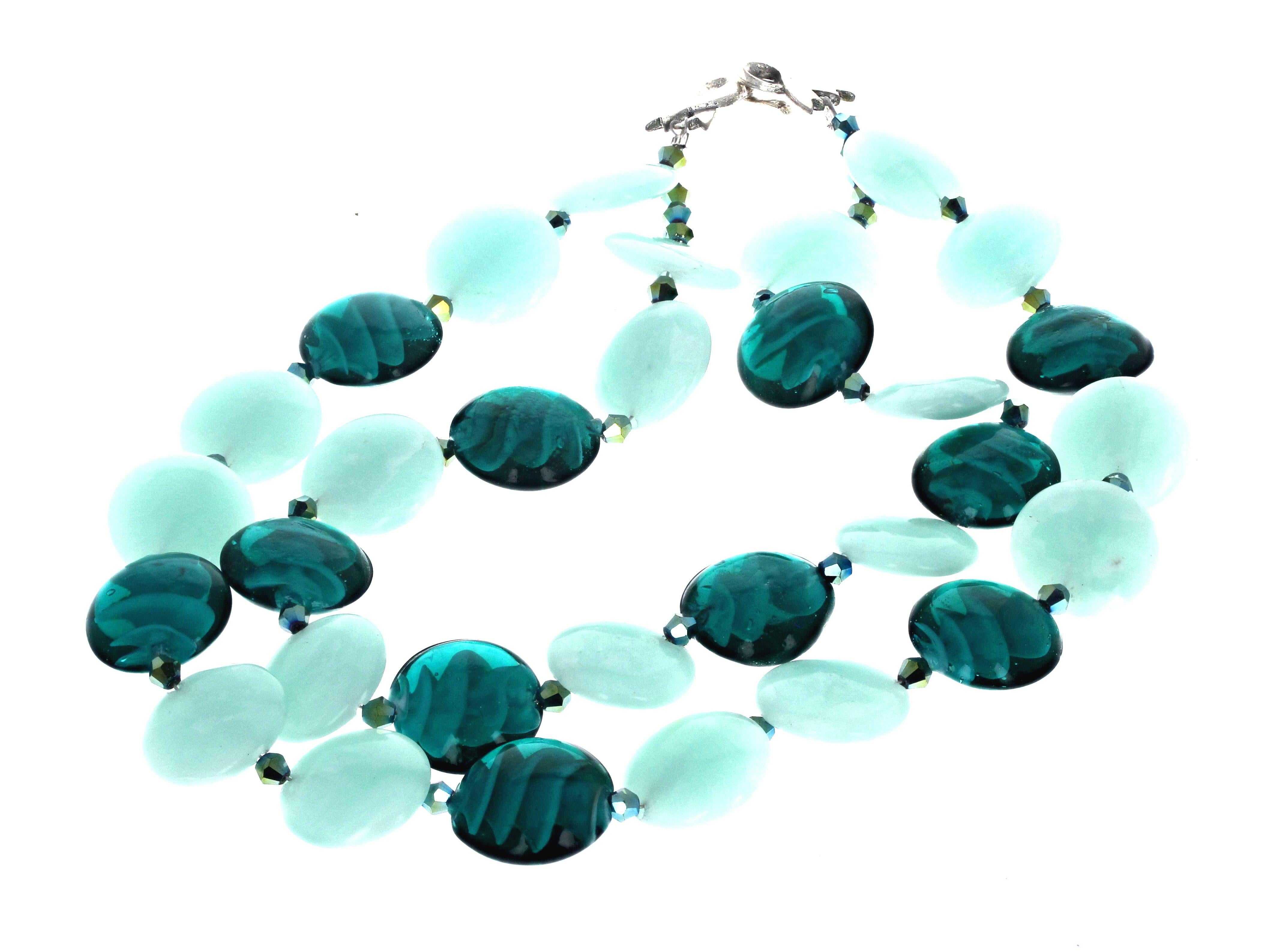 AJD, fascinant collier de 16 pouces d' amazonite et ronds en verre plat Neuf - En vente à Raleigh, NC