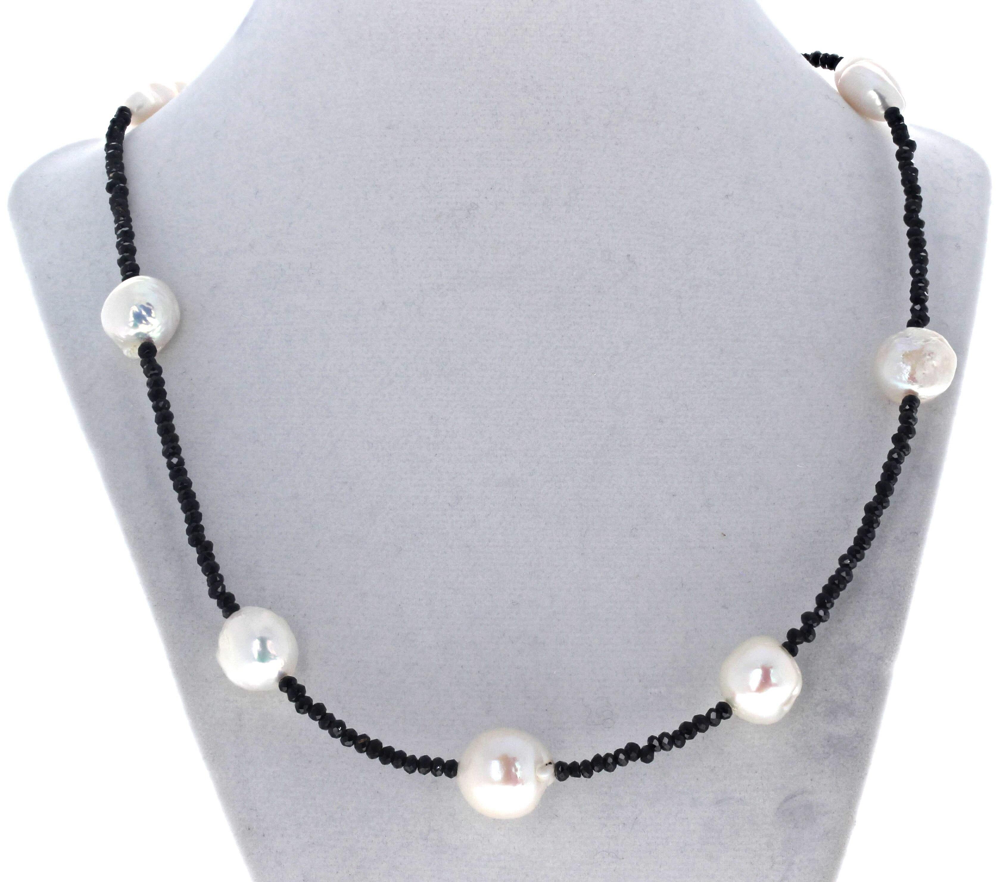 AJD Las fascinantes perlas reales realzan este brillante collar de espinela natural de 20 pulgadas