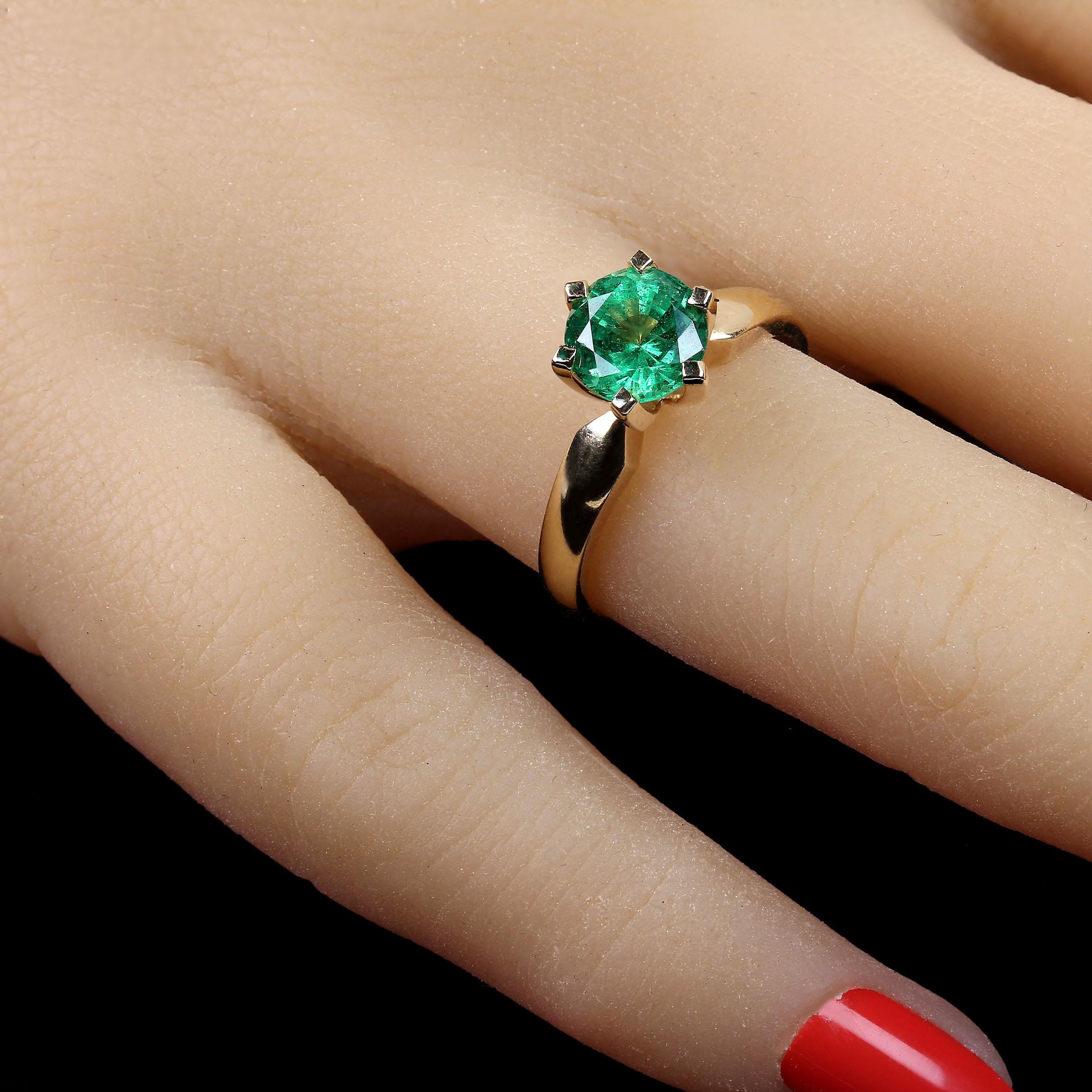 Women's or Men's AJD Glittering Green Tsavorite Solitaire 18 Karat Gold Ring